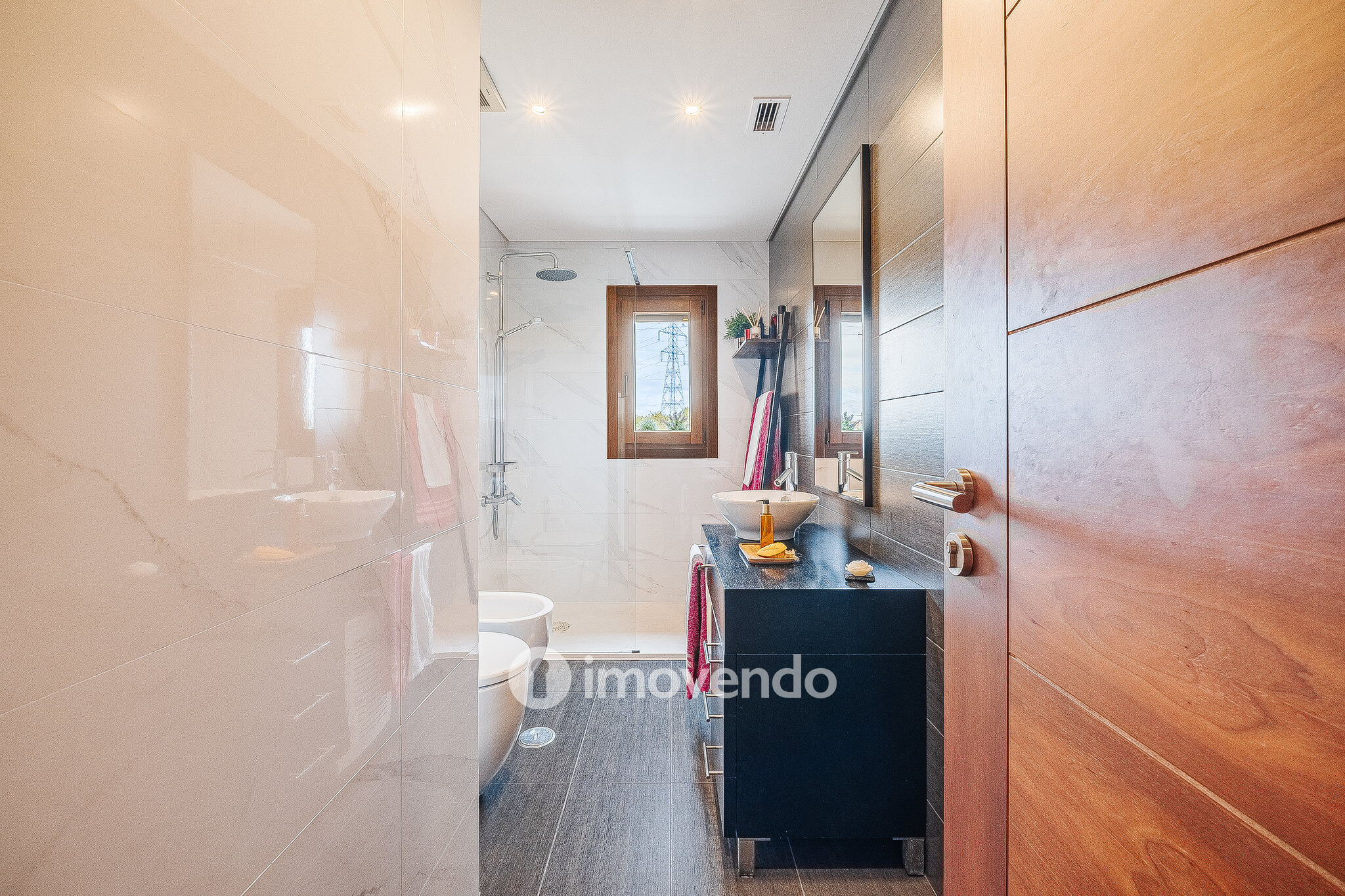 Apartamento T3 com garagem, na Urbanização Terraços da Ponte