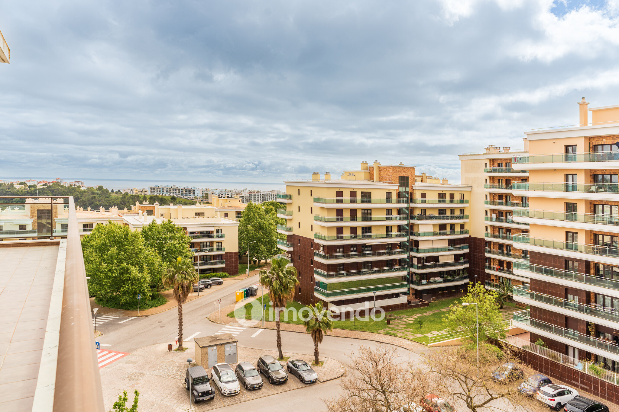 Apartamento T3 com garagem, na Urbanização Terraços da Ponte