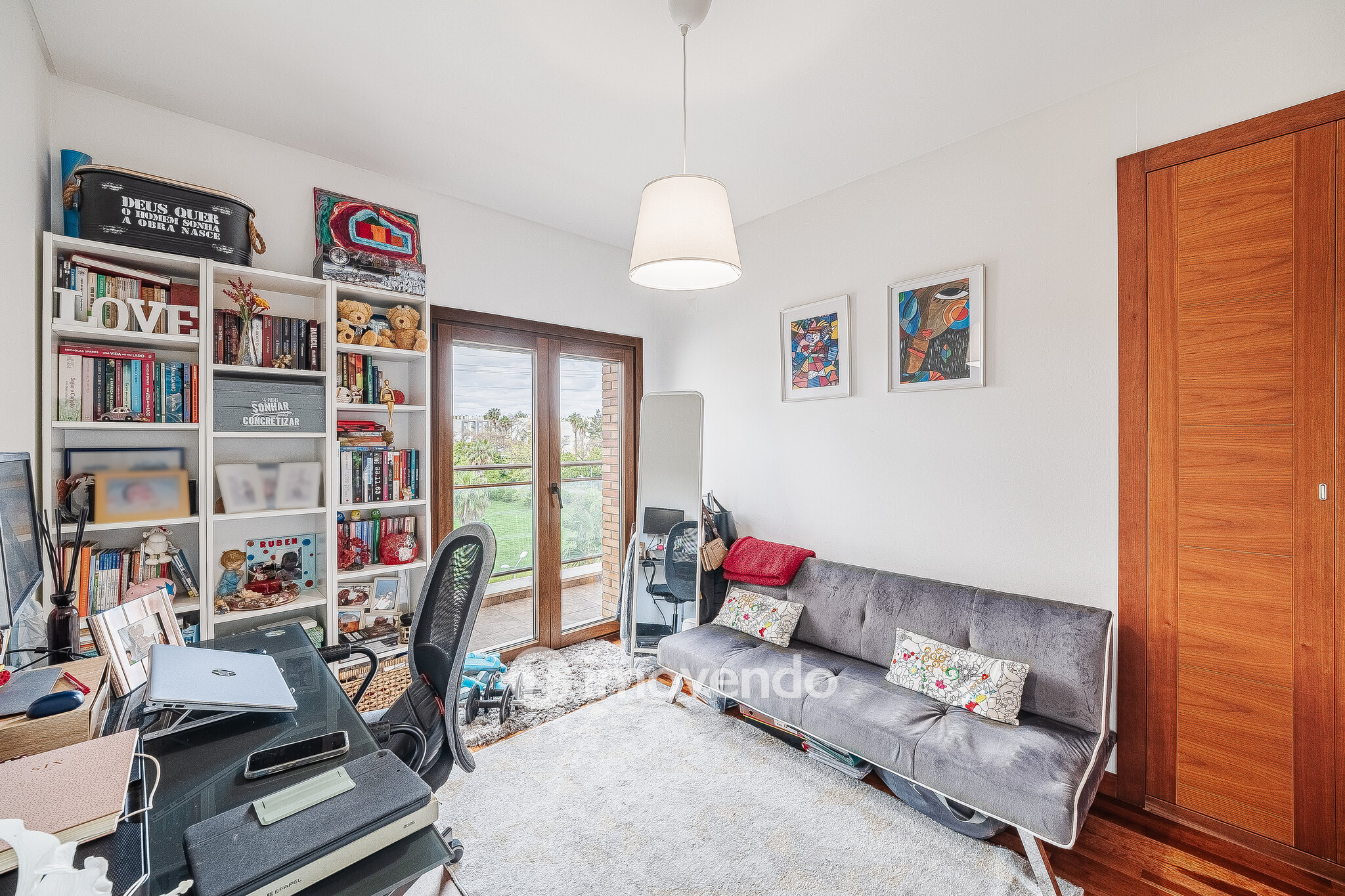 Apartamento T3 com garagem, na Urbanização Terraços da Ponte