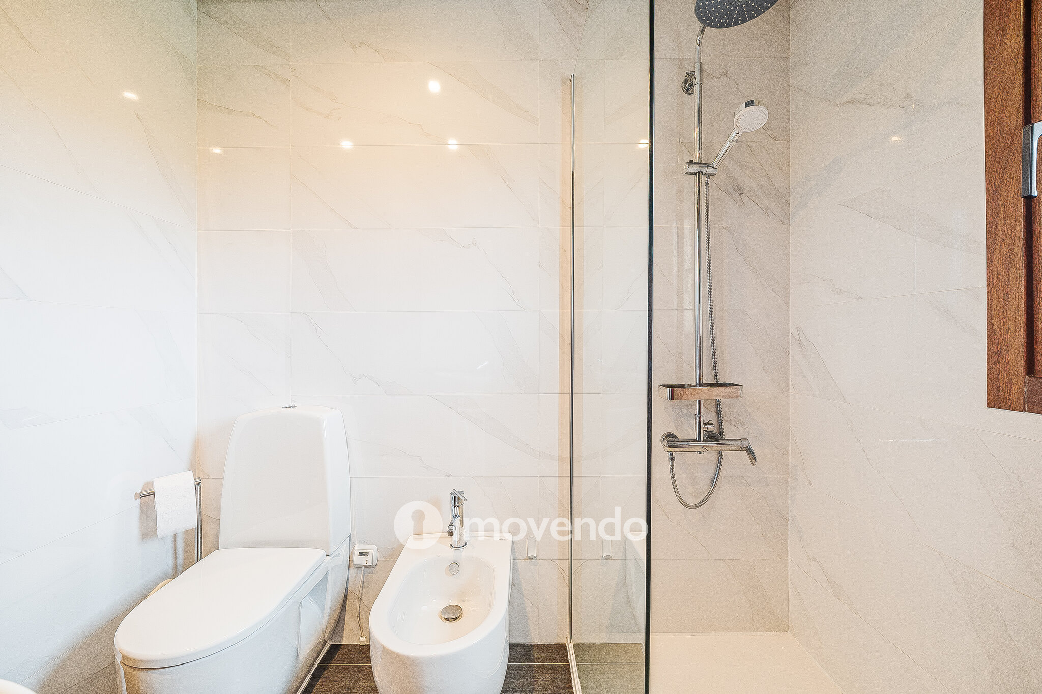 Apartamento T3 com garagem, na Urbanização Terraços da Ponte