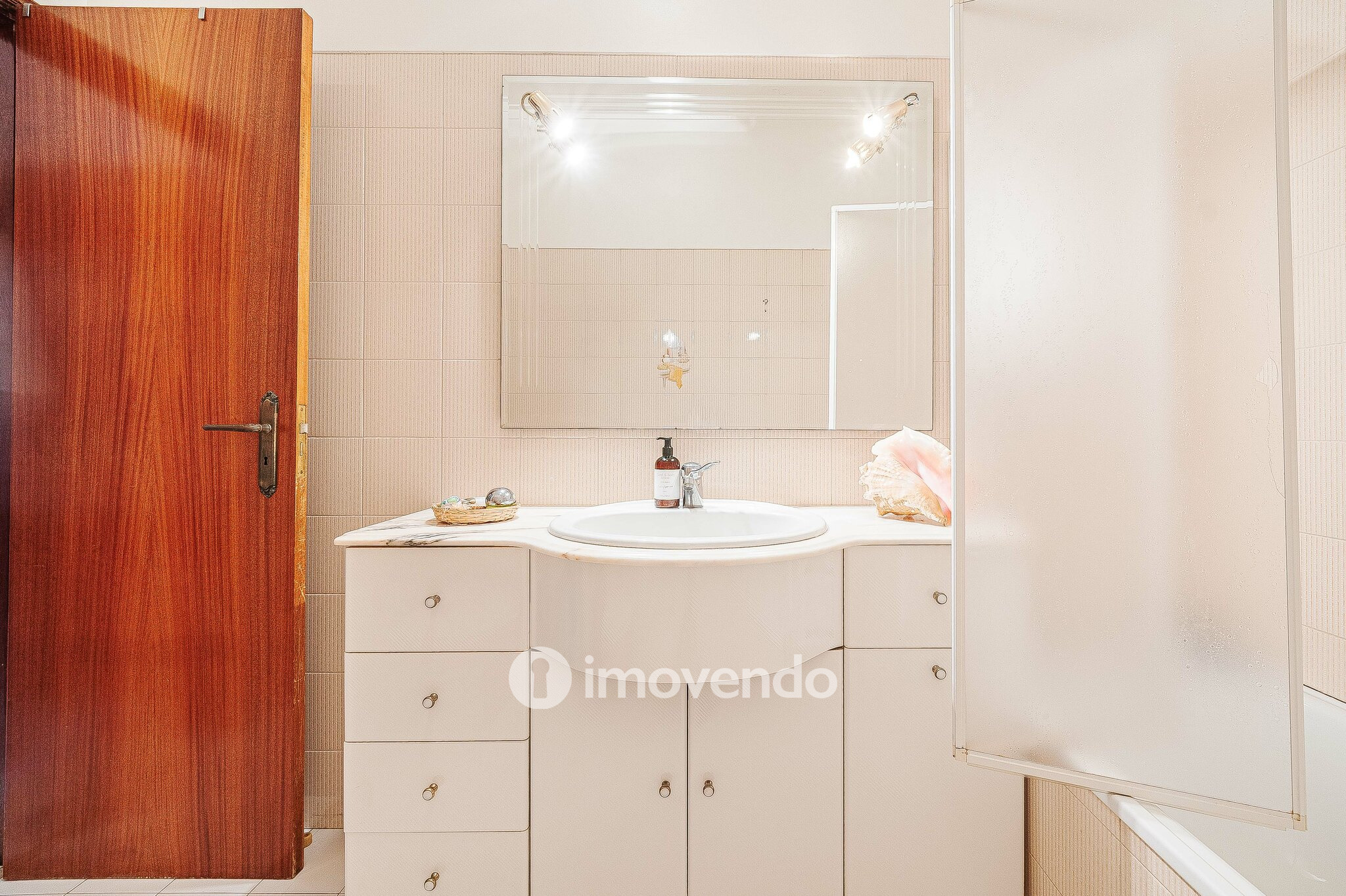 Apartamento T3 com cozinha equipada, na Póvoa de Santa Iria
