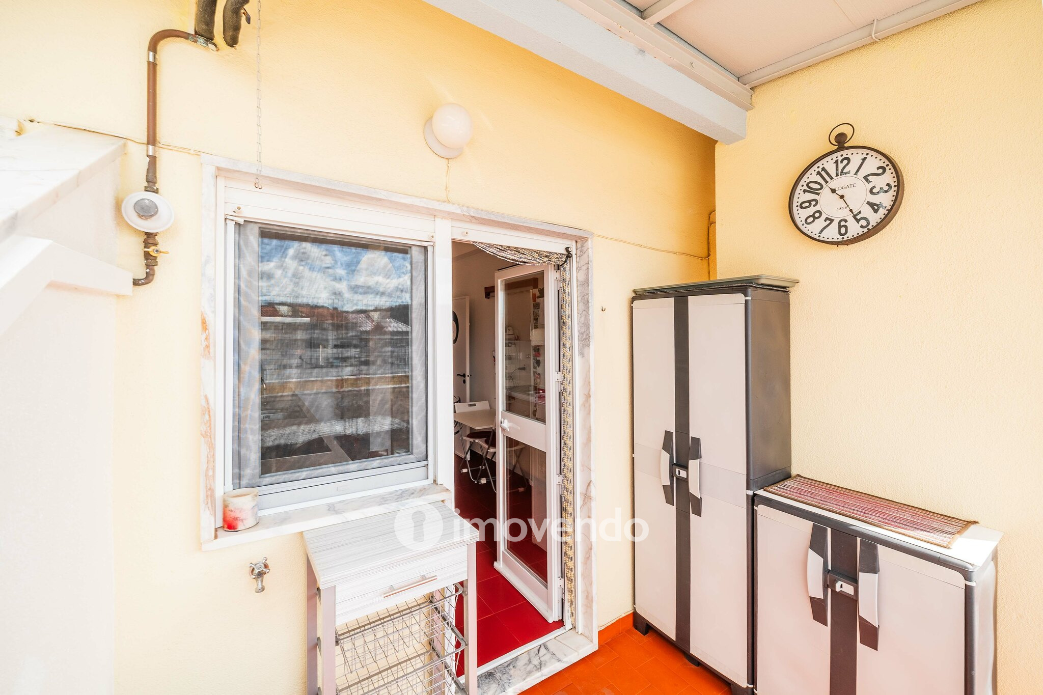 Apartamento T2 com terraço enorme, na Póvoa de Santo Adrião
