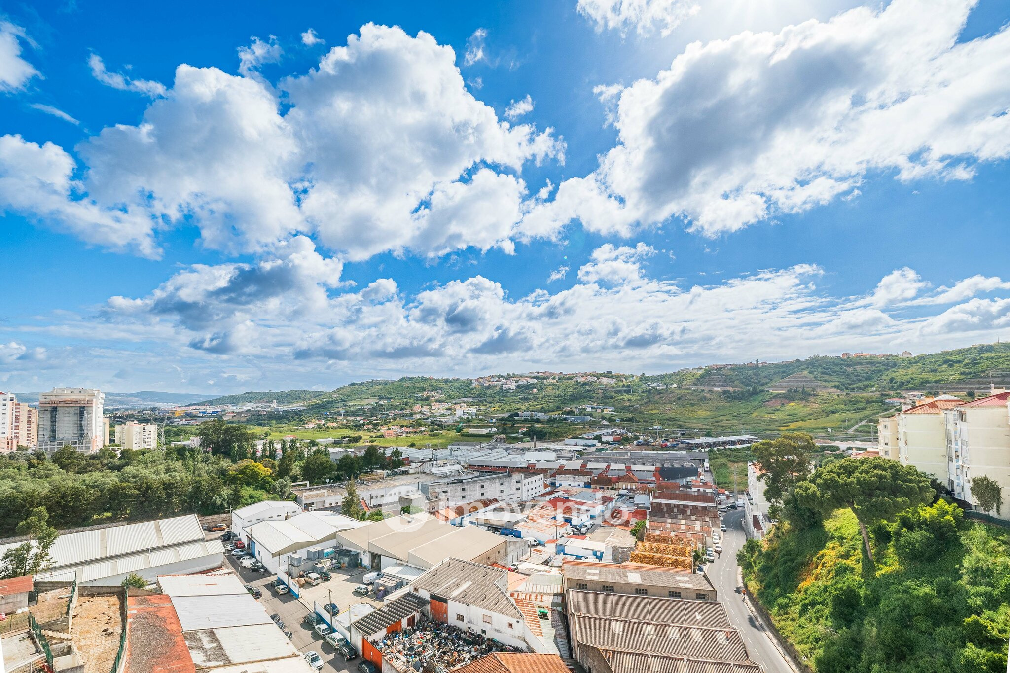 Apartamento T2 com terraço enorme, na Póvoa de Santo Adrião