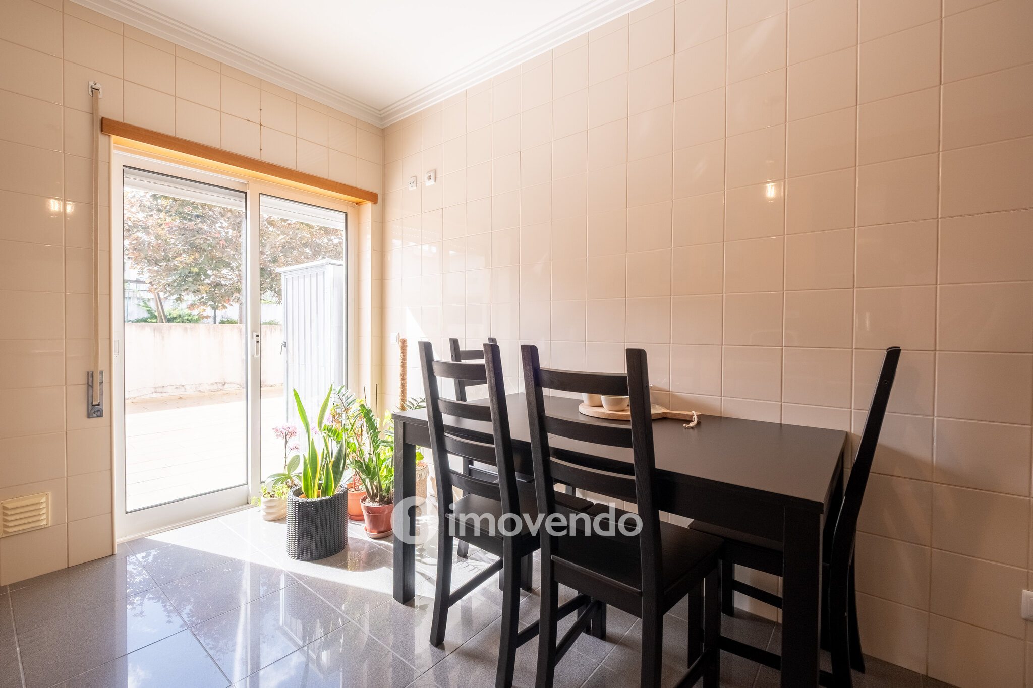 Apartamento T2 moderno, com garagem e terraço, em Condeixa-a-Nova
