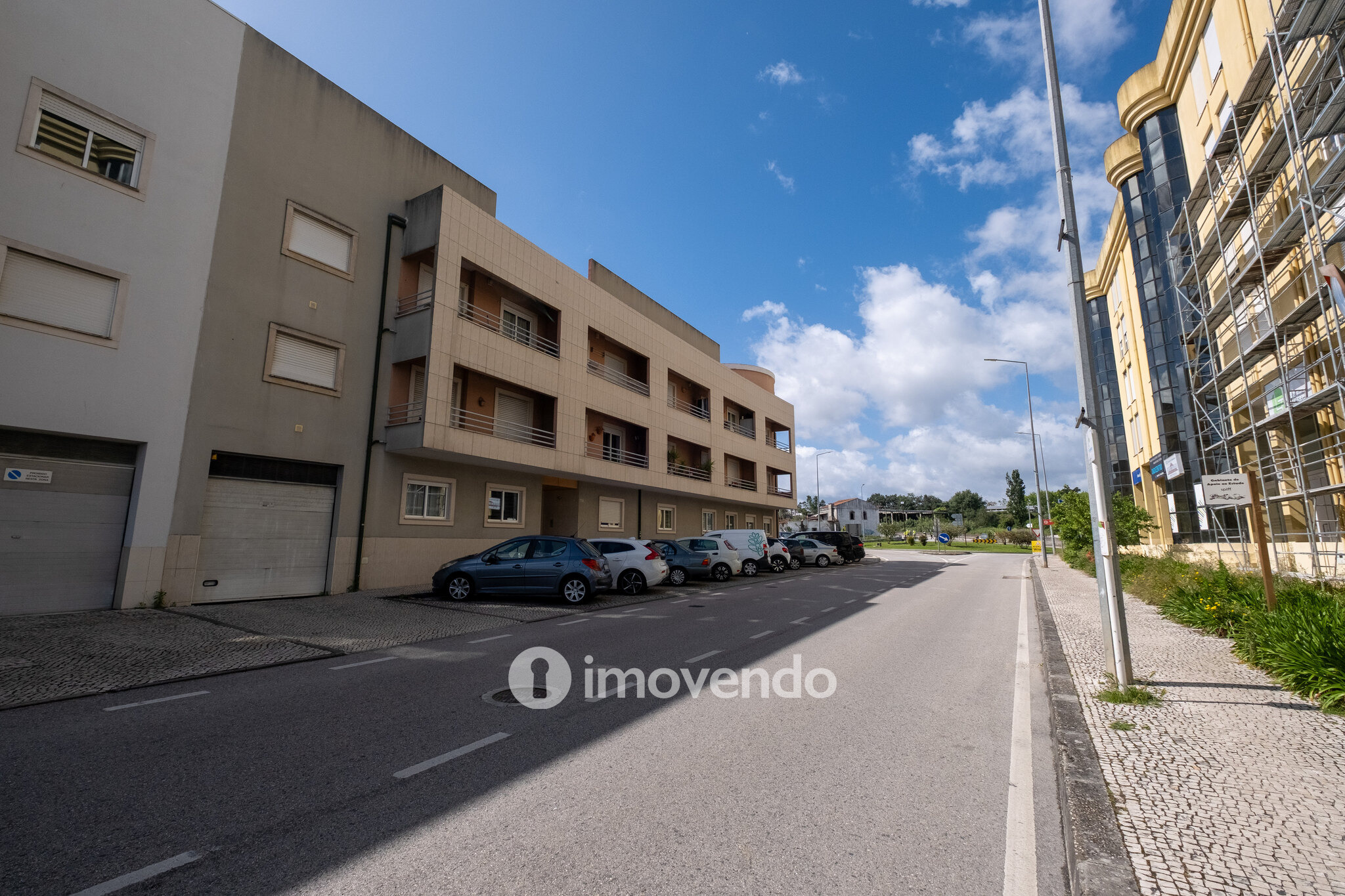 Apartamento T2 moderno, com garagem e terraço, em Condeixa-a-Nova