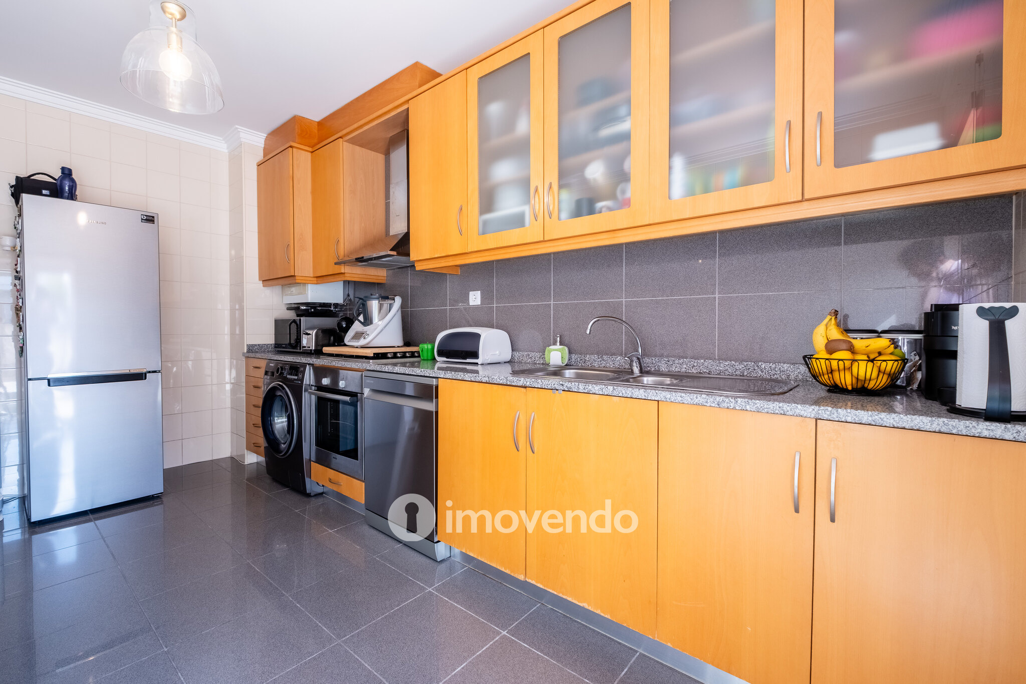 Apartamento T2 moderno, com garagem e terraço, em Condeixa-a-Nova