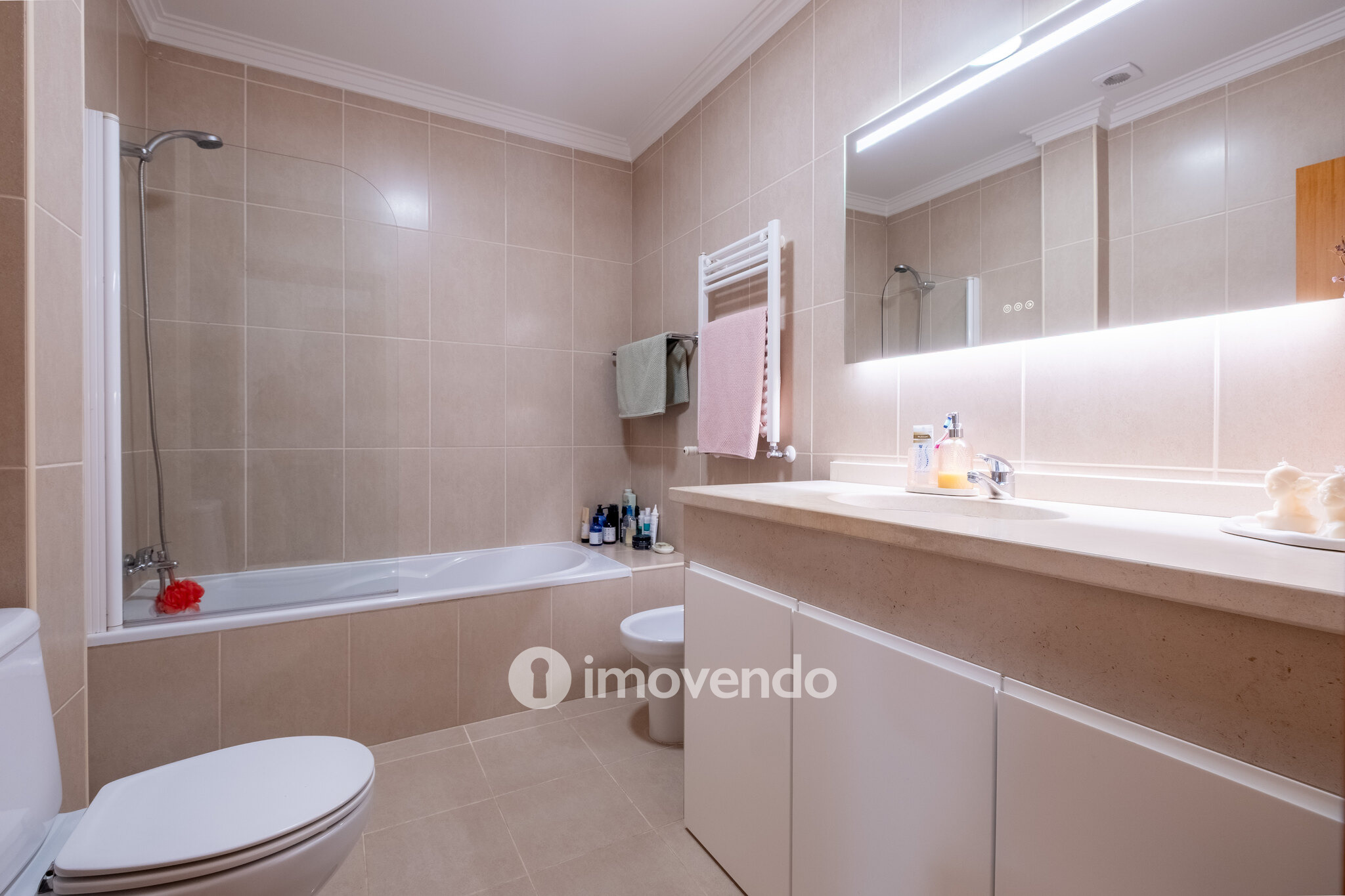 Apartamento T2 moderno, com garagem e terraço, em Condeixa-a-Nova