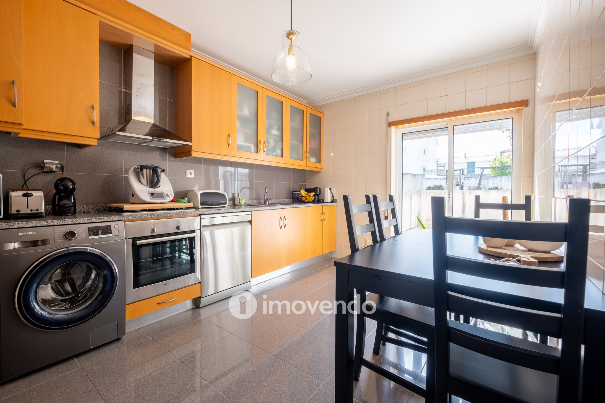 Apartamento T2 moderno, com garagem e terraço, em Condeixa-a-Nova