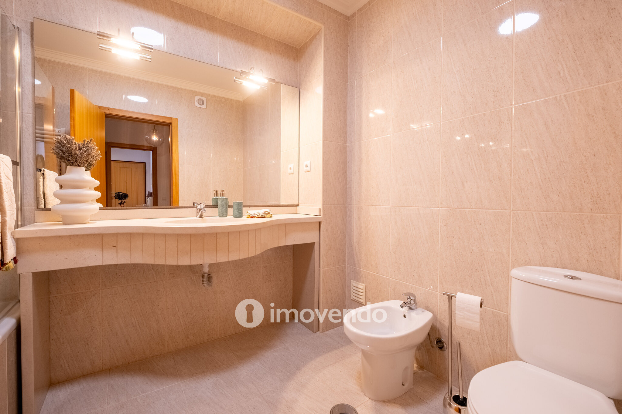 Apartamento T2 moderno, com garagem e terraço, em Condeixa-a-Nova