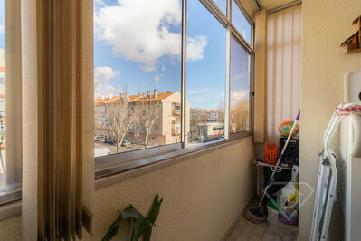Apartamento T3, perto dos acessos ao centro de Lisboa, na Buraca