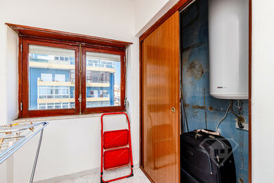 Apartamento T4, com vistas únicas sobre o Rio Tejo, em Cacilhas