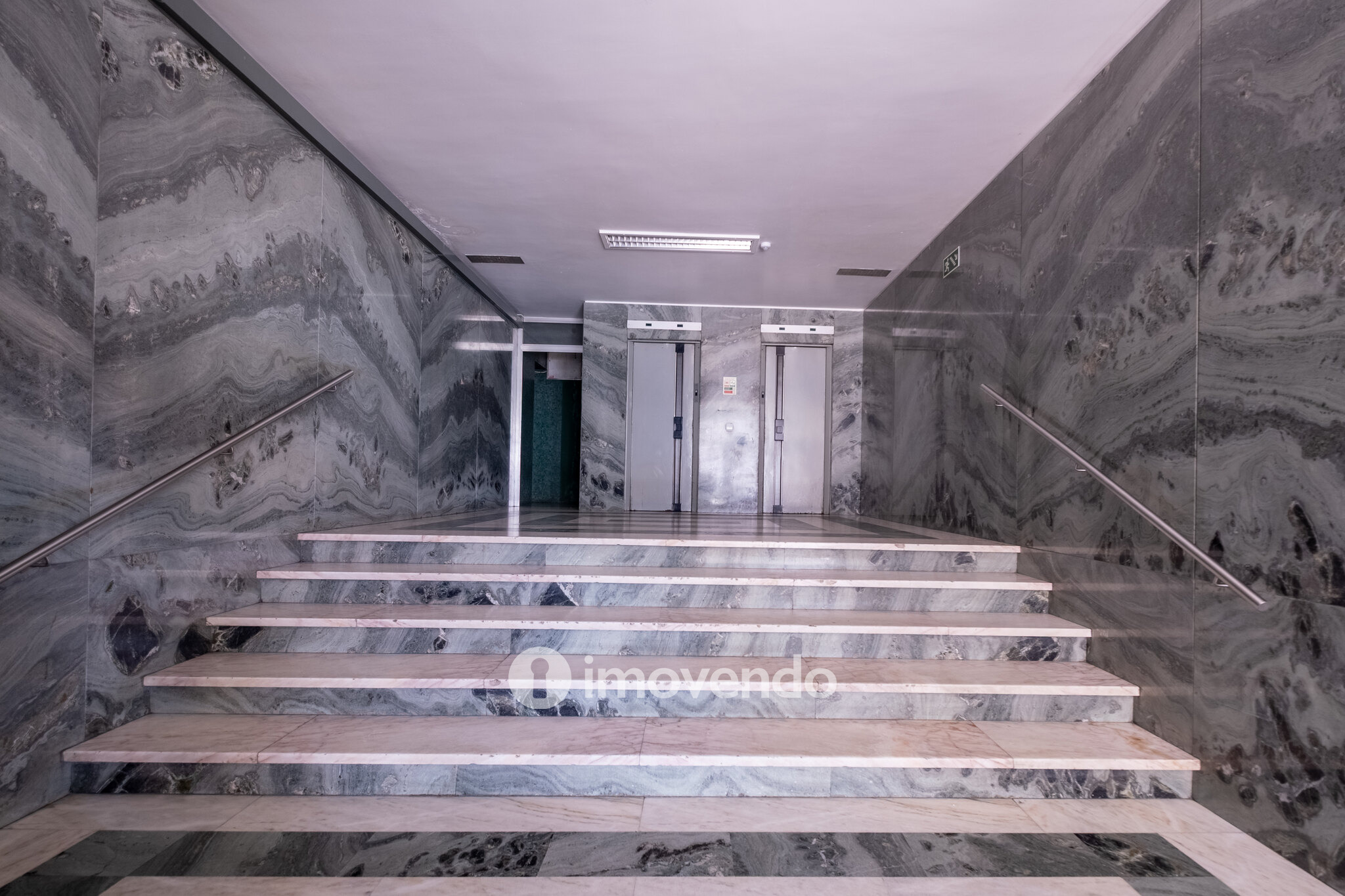Apartamento T3+1 remodelado, no centro de Coimbra