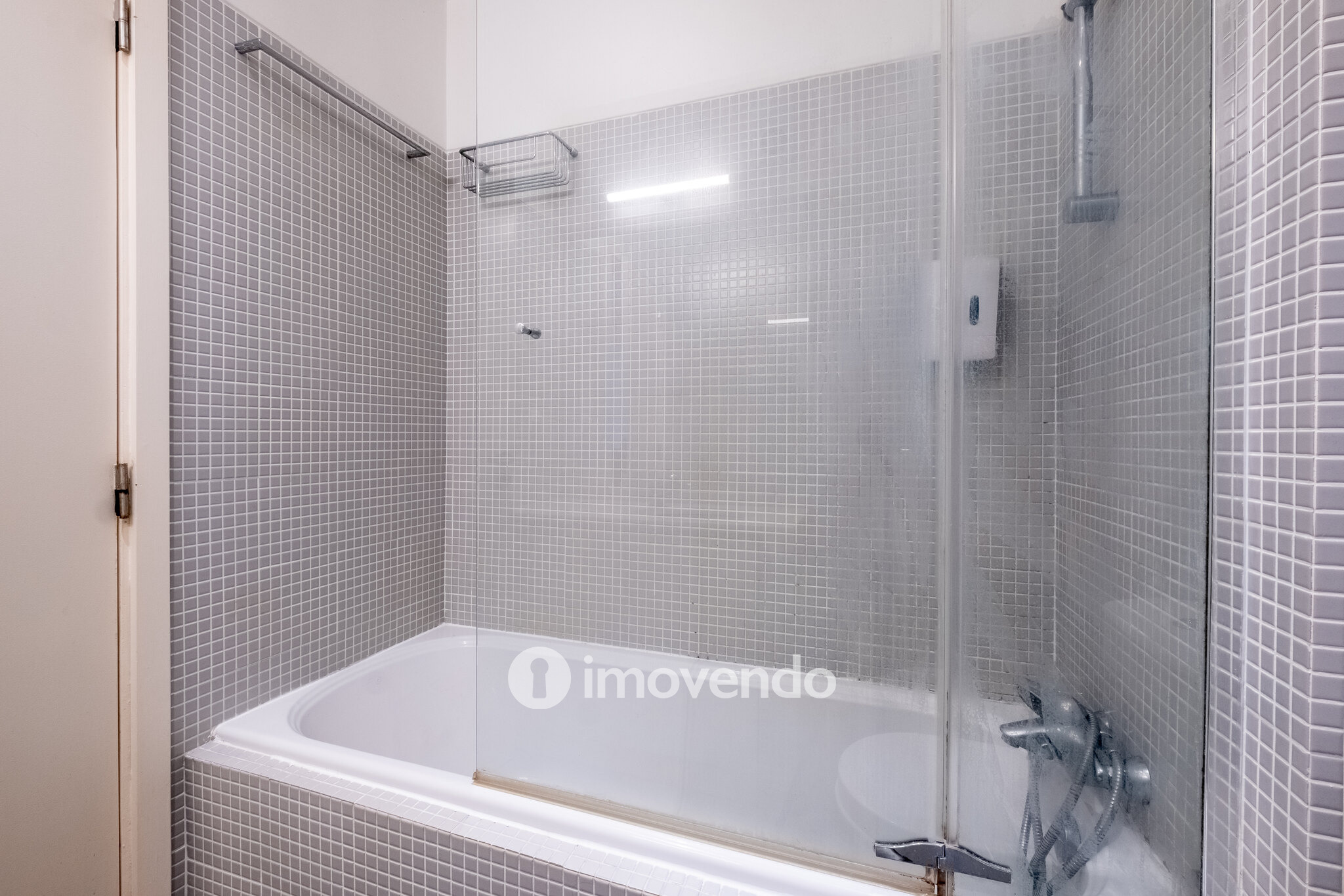 Apartamento T3+1 remodelado, no centro de Coimbra