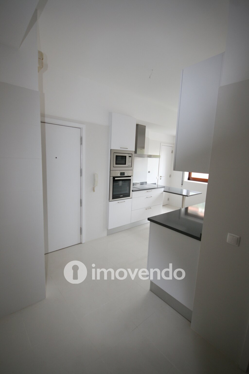Apartamento T3+1 remodelado, no centro de Coimbra