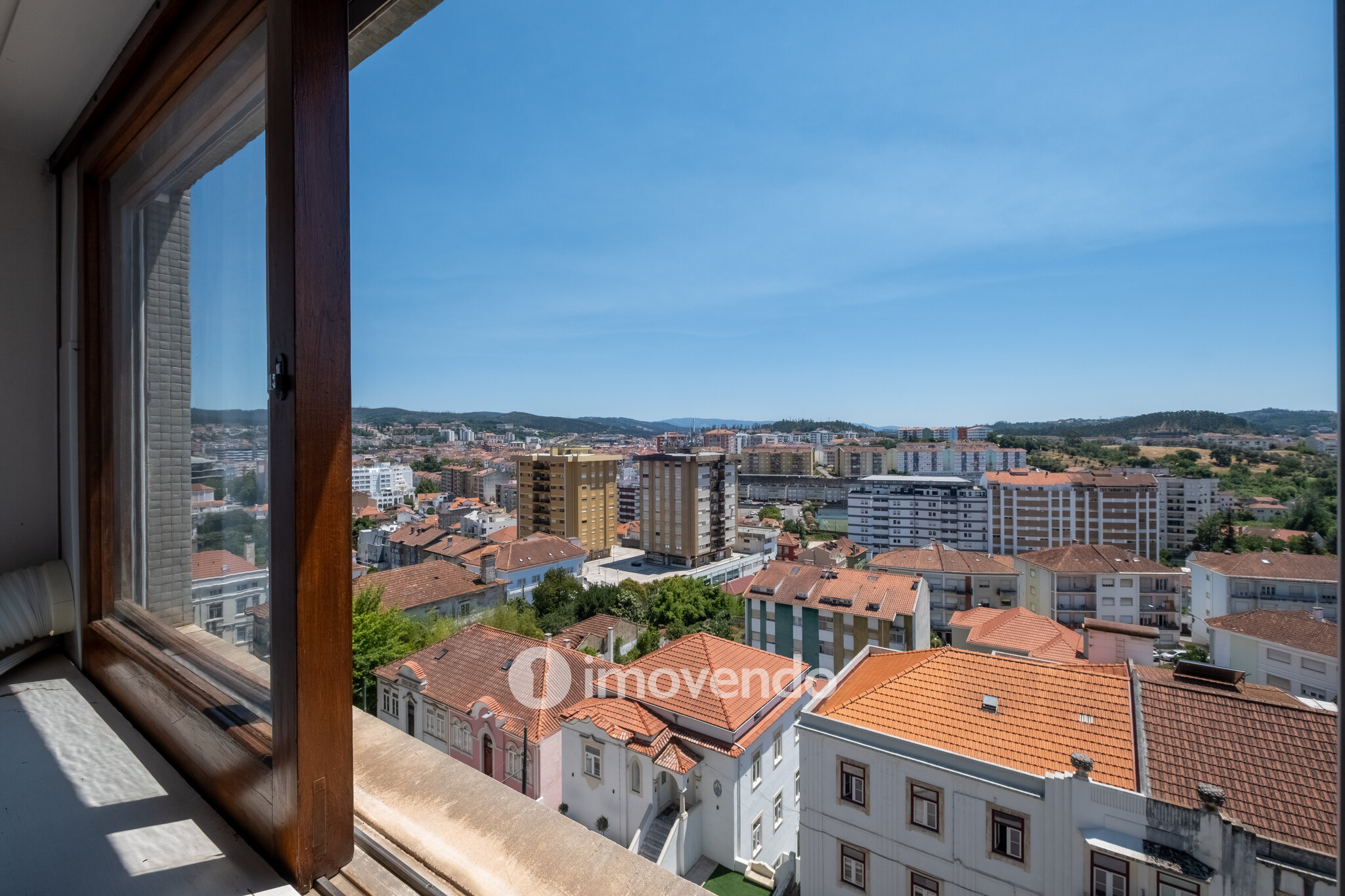 Apartamento T3+1 remodelado, no centro de Coimbra