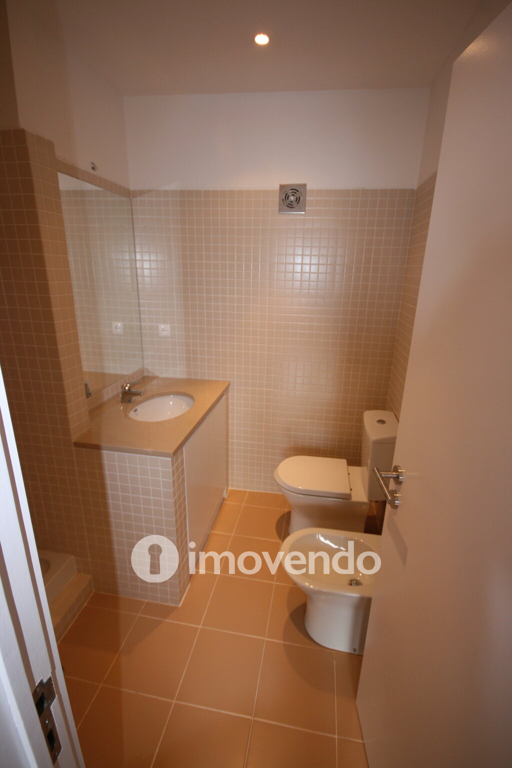 Apartamento T3+1 remodelado, no centro de Coimbra