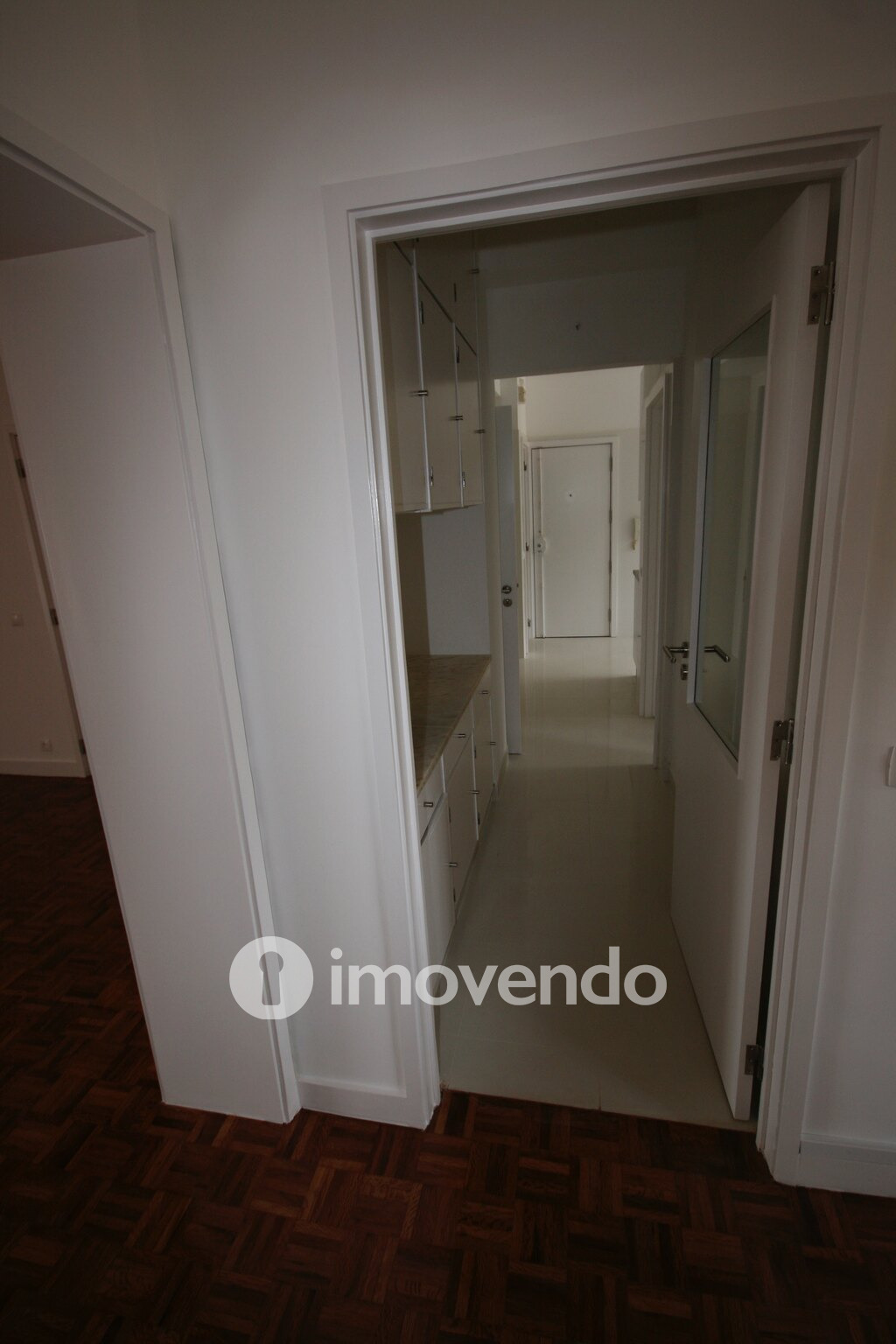Apartamento T3+1 remodelado, no centro de Coimbra