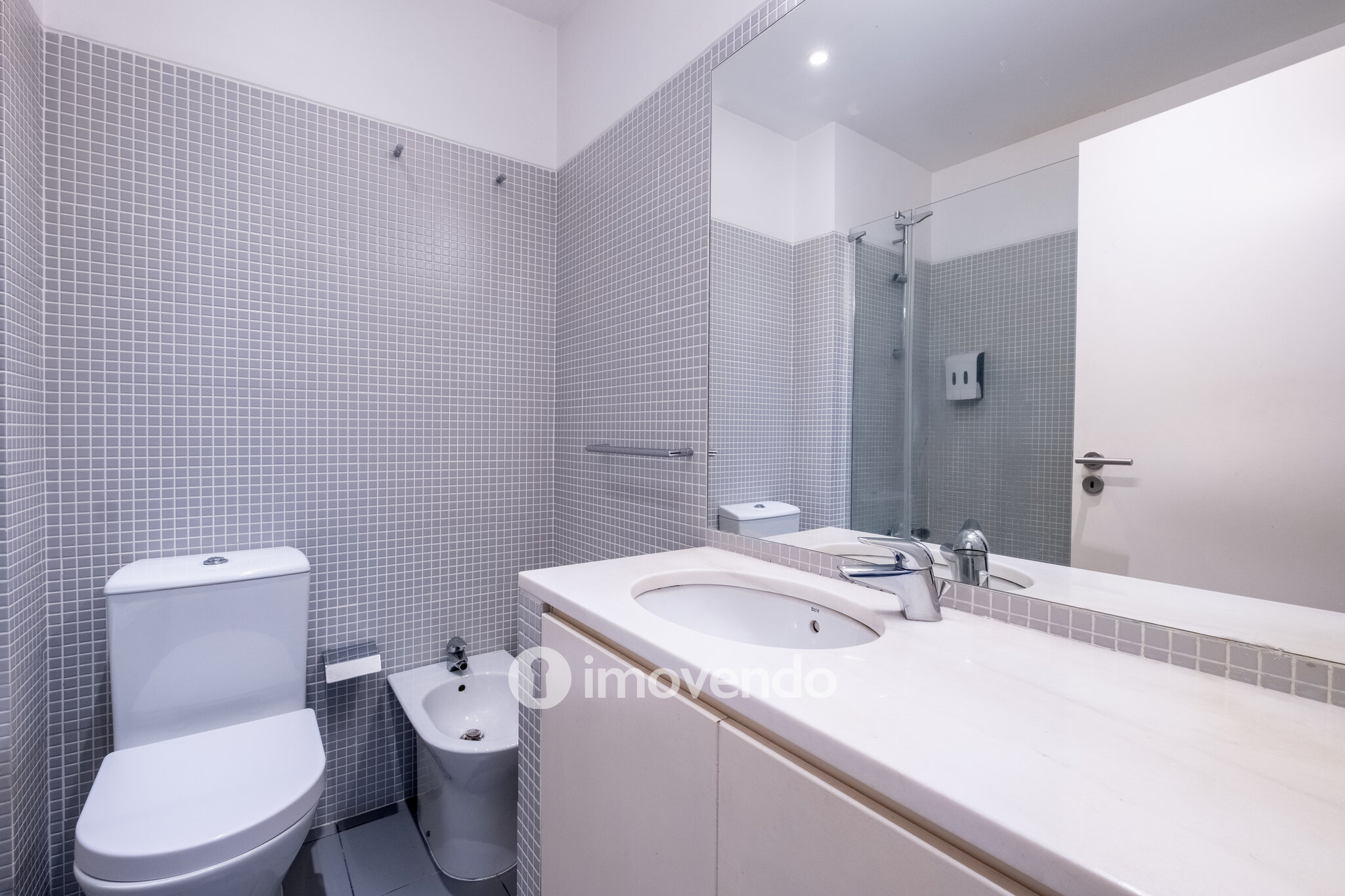 Apartamento T3+1 remodelado, no centro de Coimbra