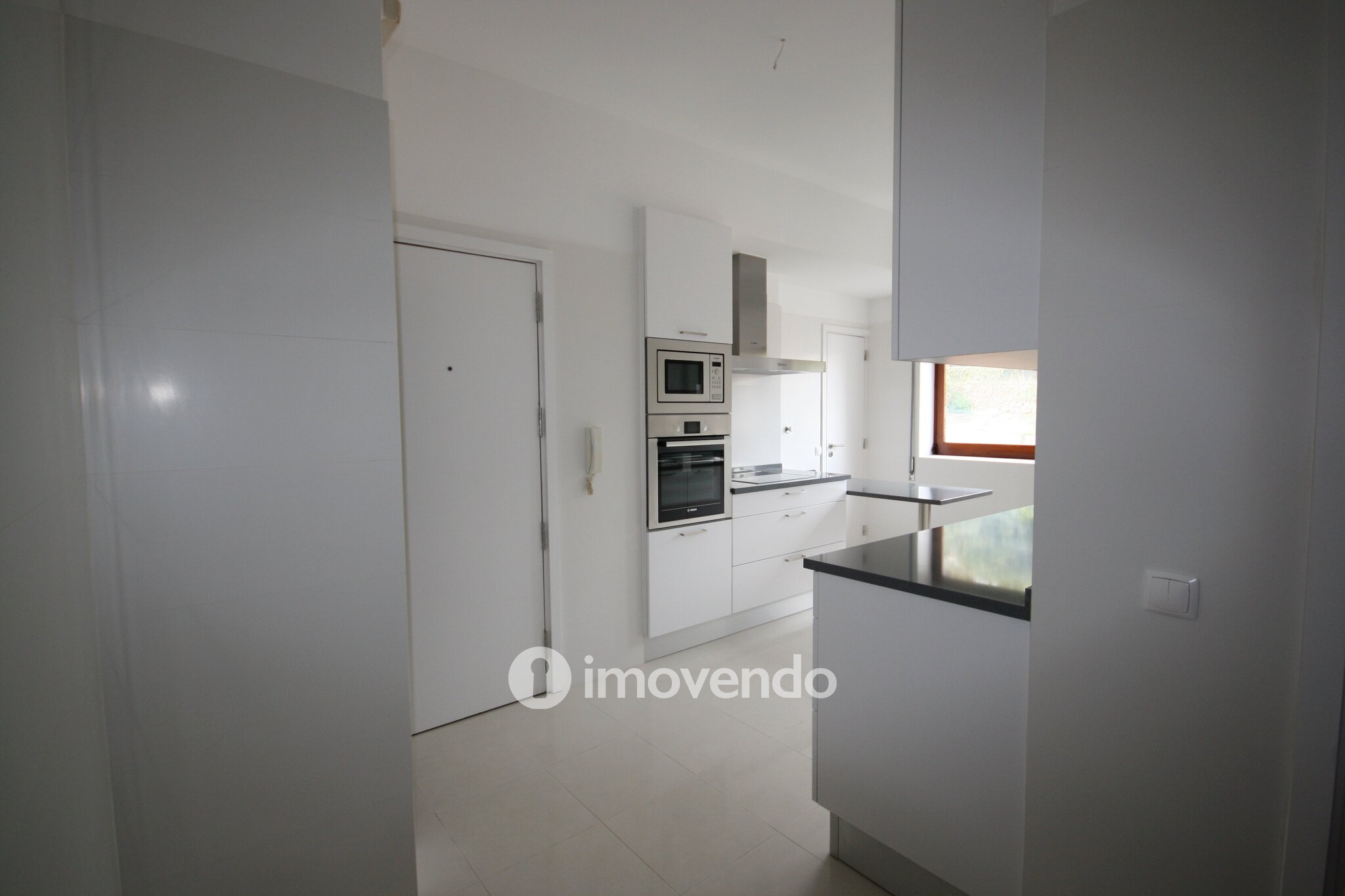 Apartamento T3+1 remodelado, no centro de Coimbra