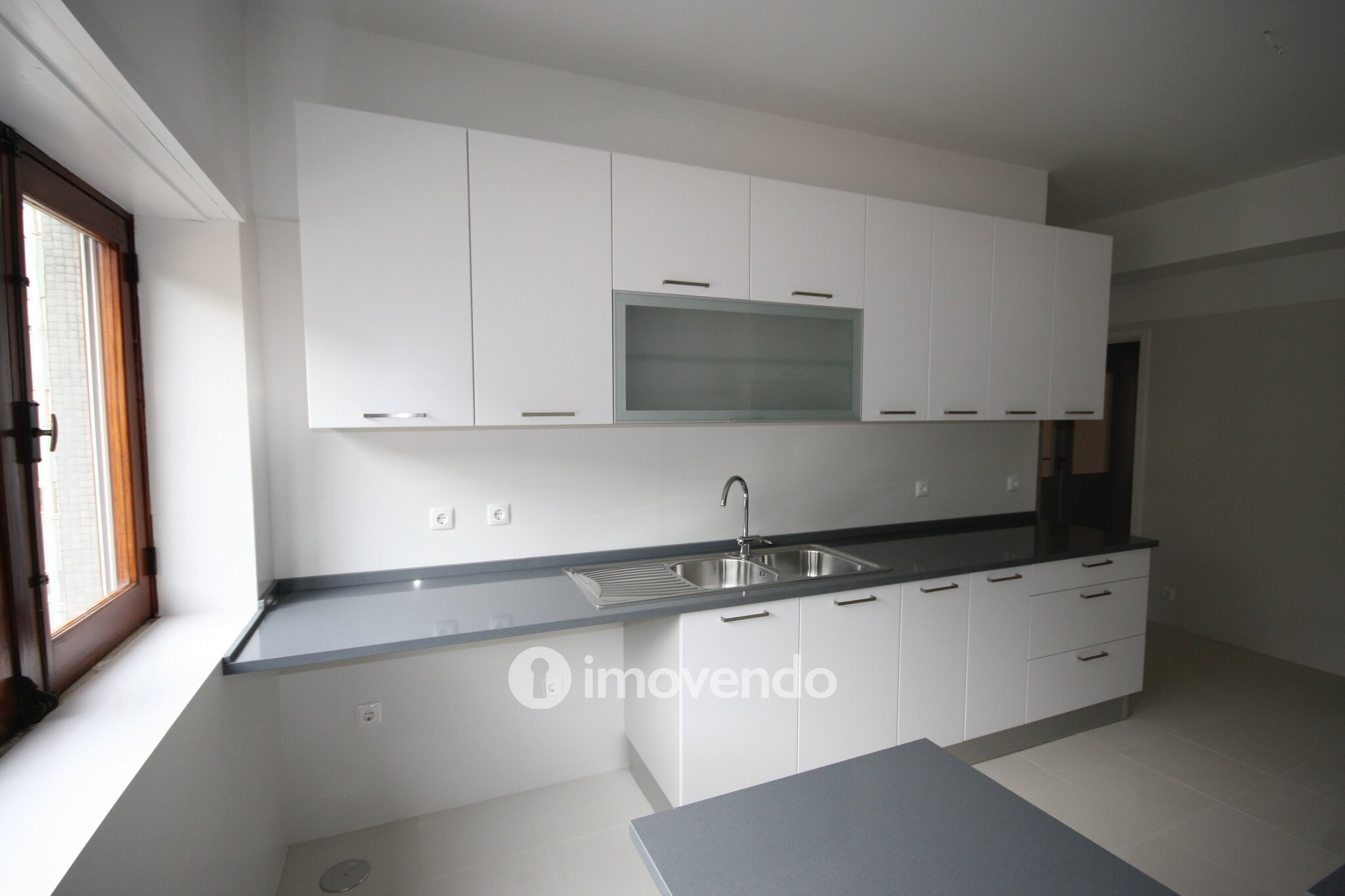 Apartamento T3+1 remodelado, no centro de Coimbra