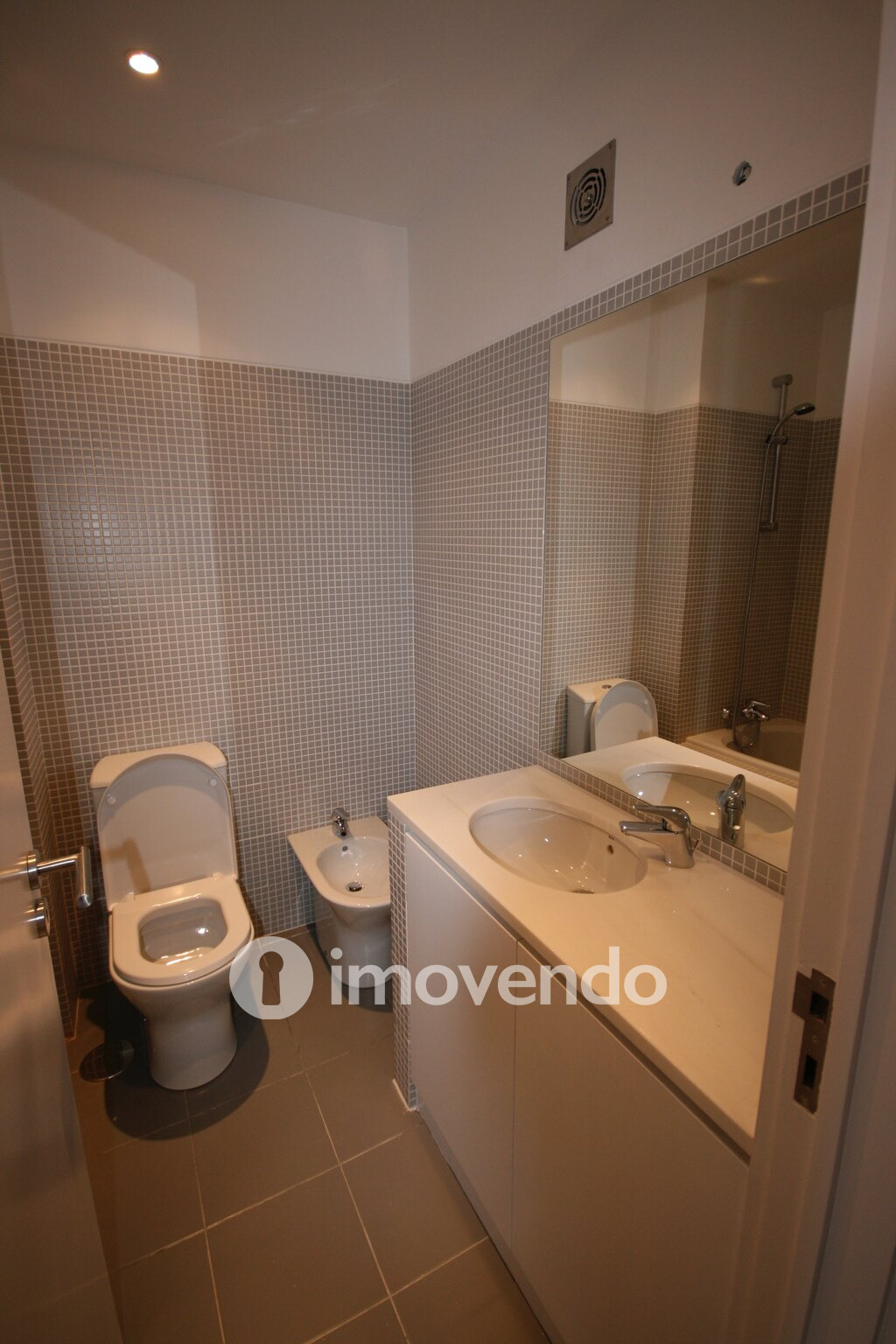Apartamento T3+1 remodelado, no centro de Coimbra