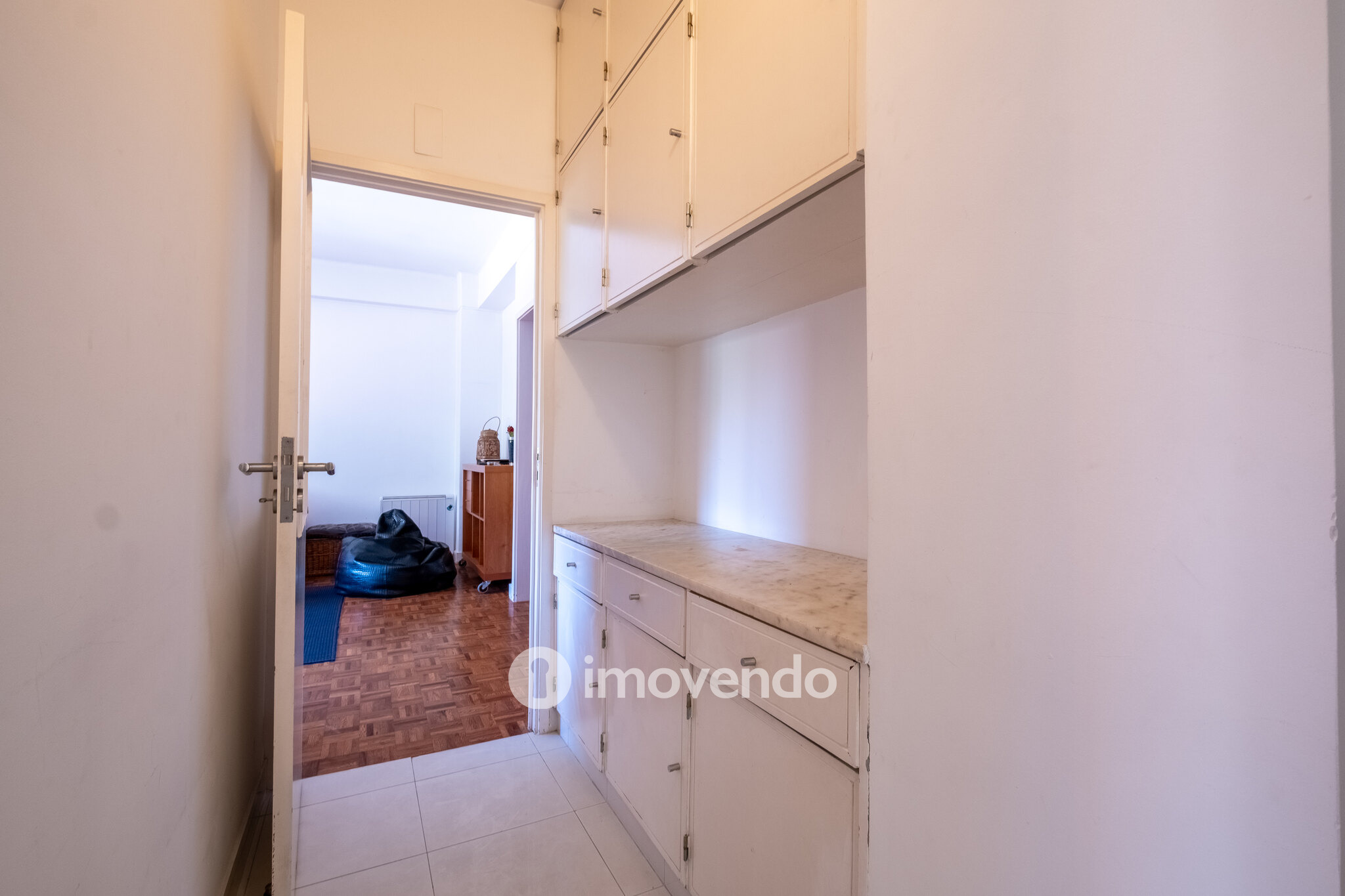 Apartamento T3+1 remodelado, no centro de Coimbra