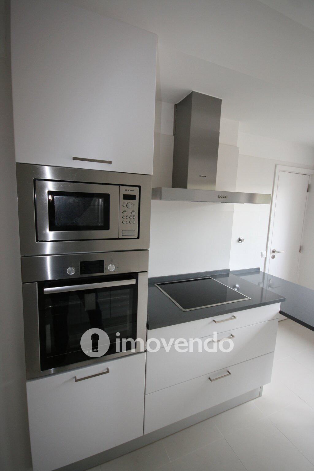 Apartamento T3+1 remodelado, no centro de Coimbra