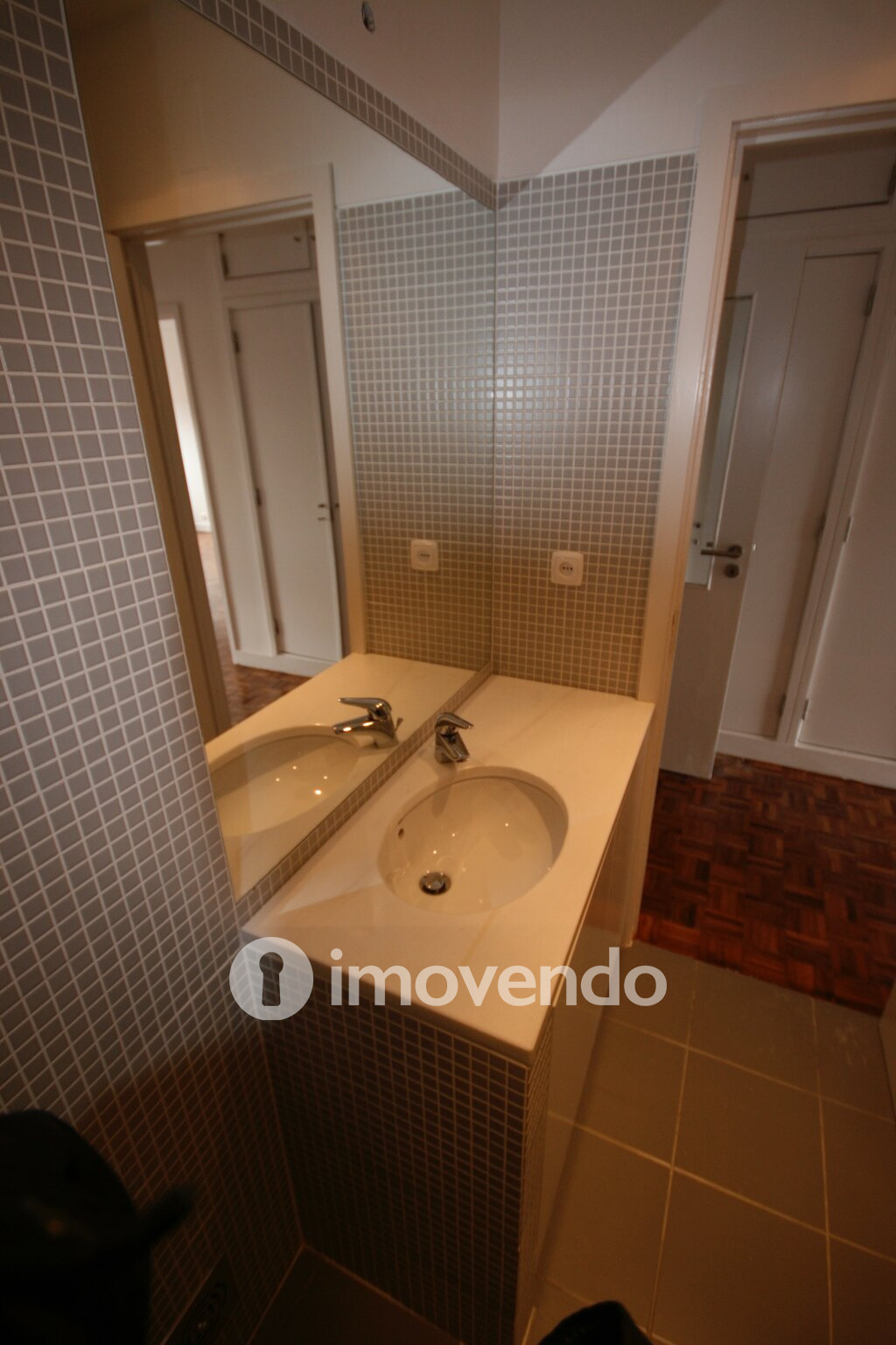 Apartamento T3+1 remodelado, no centro de Coimbra