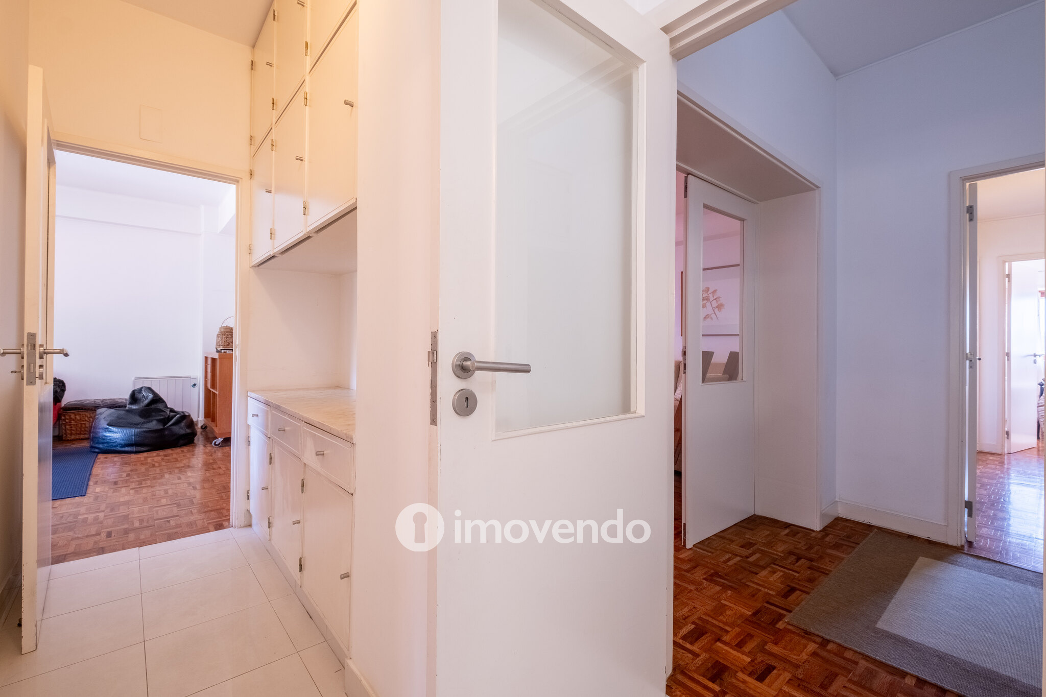 Apartamento T3+1 remodelado, no centro de Coimbra