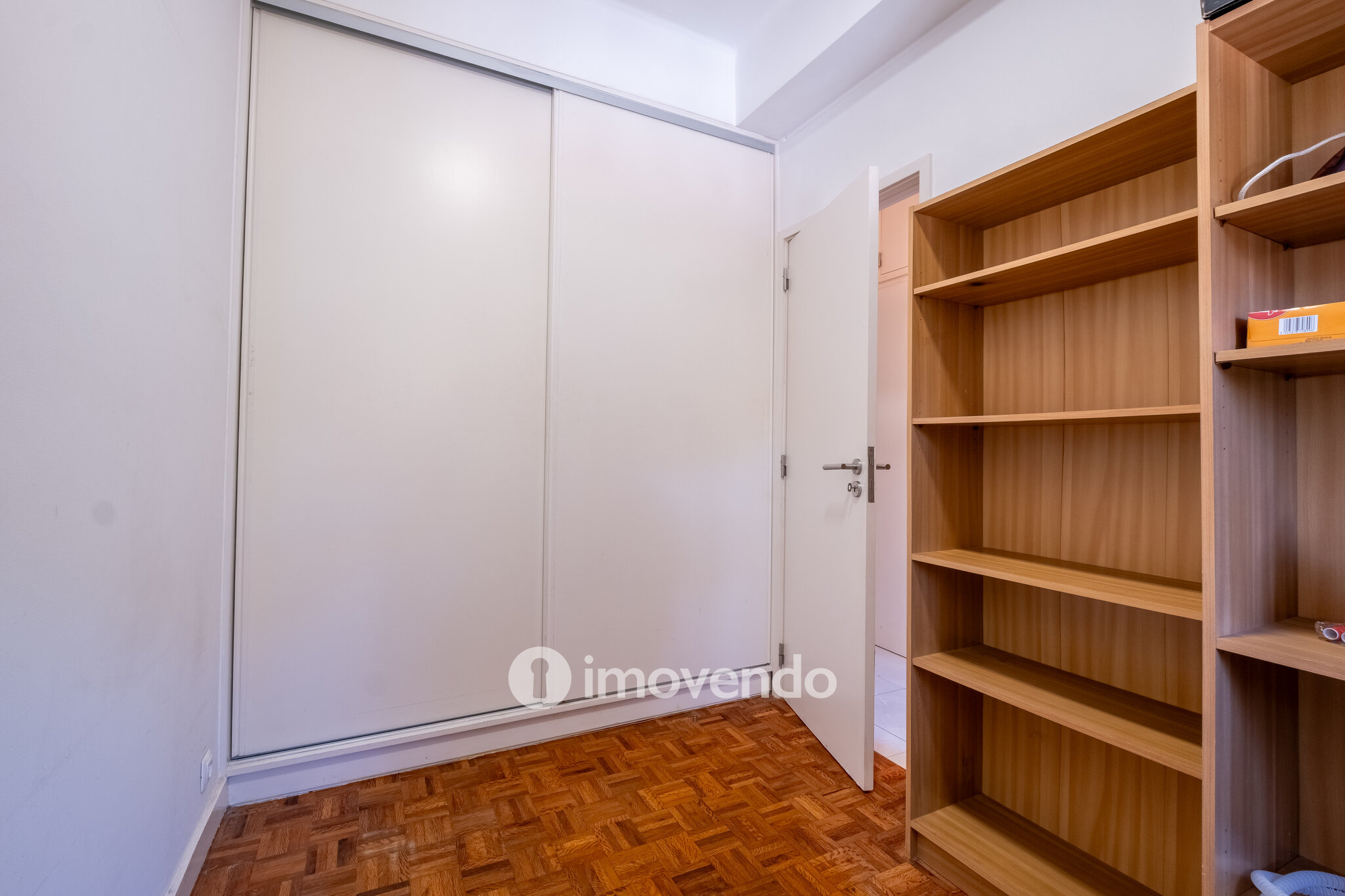 Apartamento T3+1 remodelado, no centro de Coimbra
