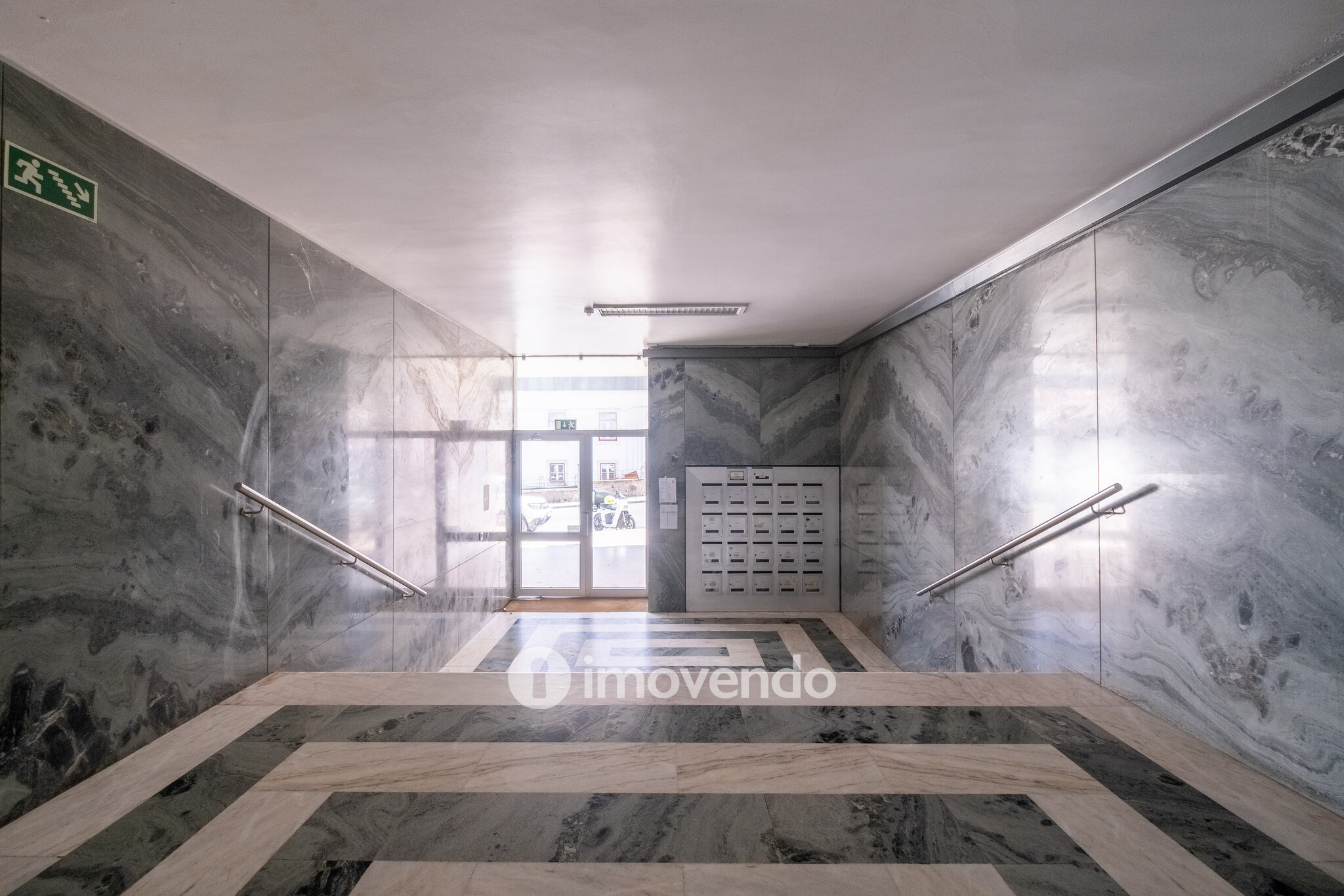 Apartamento T3+1 remodelado, no centro de Coimbra