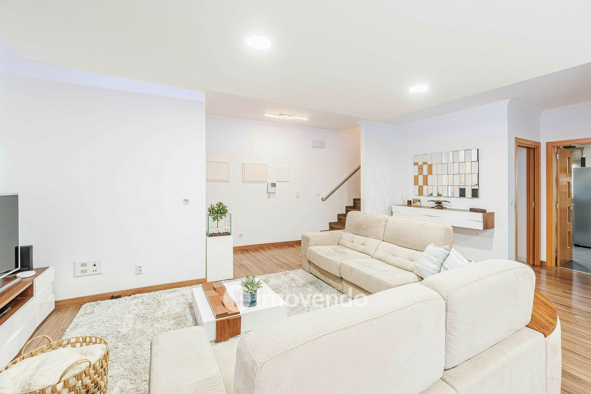 Moradia T3 com garagem, num condomínio com piscina, em Bucelas