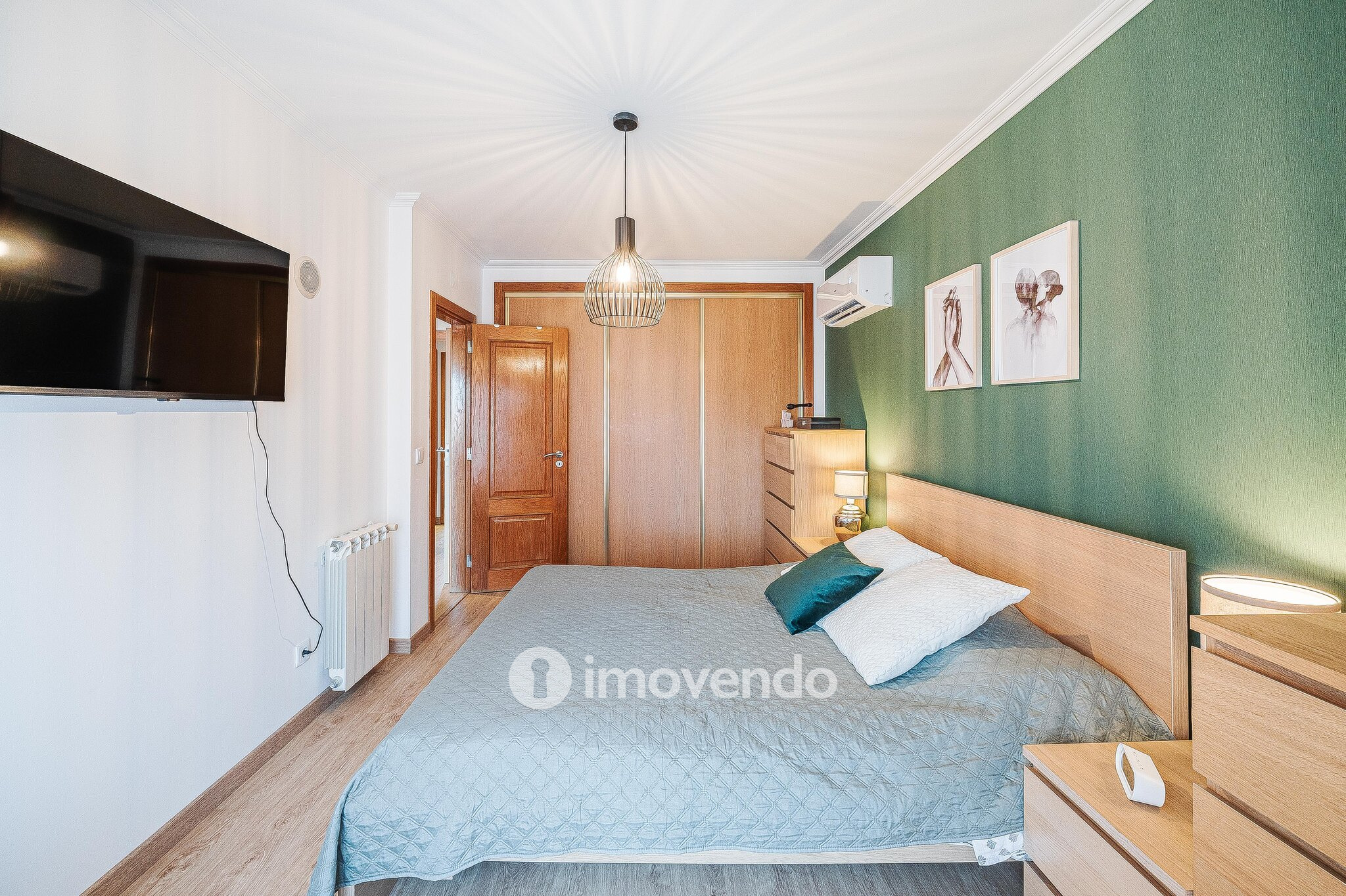 Apartamento T3 com estacionamento e cozinha equipada, em Tercena