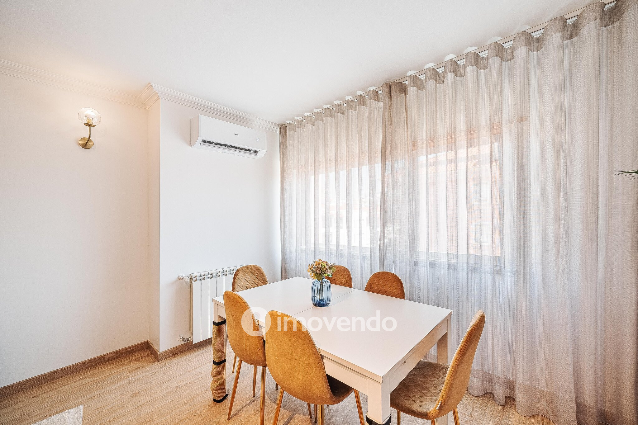 Apartamento T3 com estacionamento e cozinha equipada, em Tercena