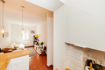 Apartamento T2 totalmente remodelado, com cozinha equipada, em Benfica