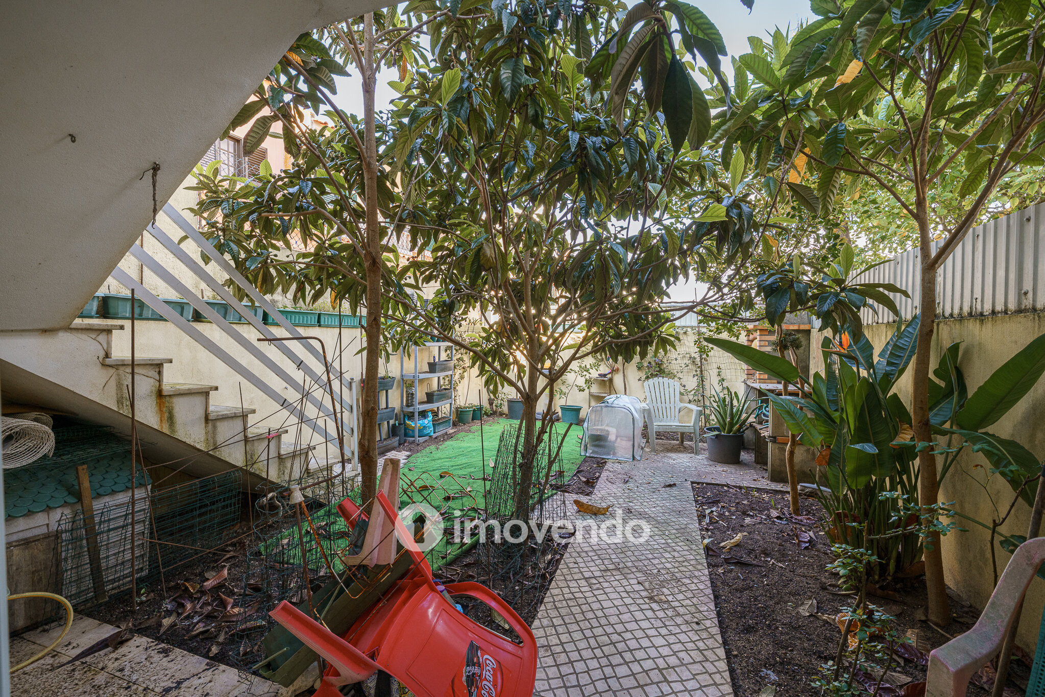Moradia T3 com garagem e jardim, em Corroios