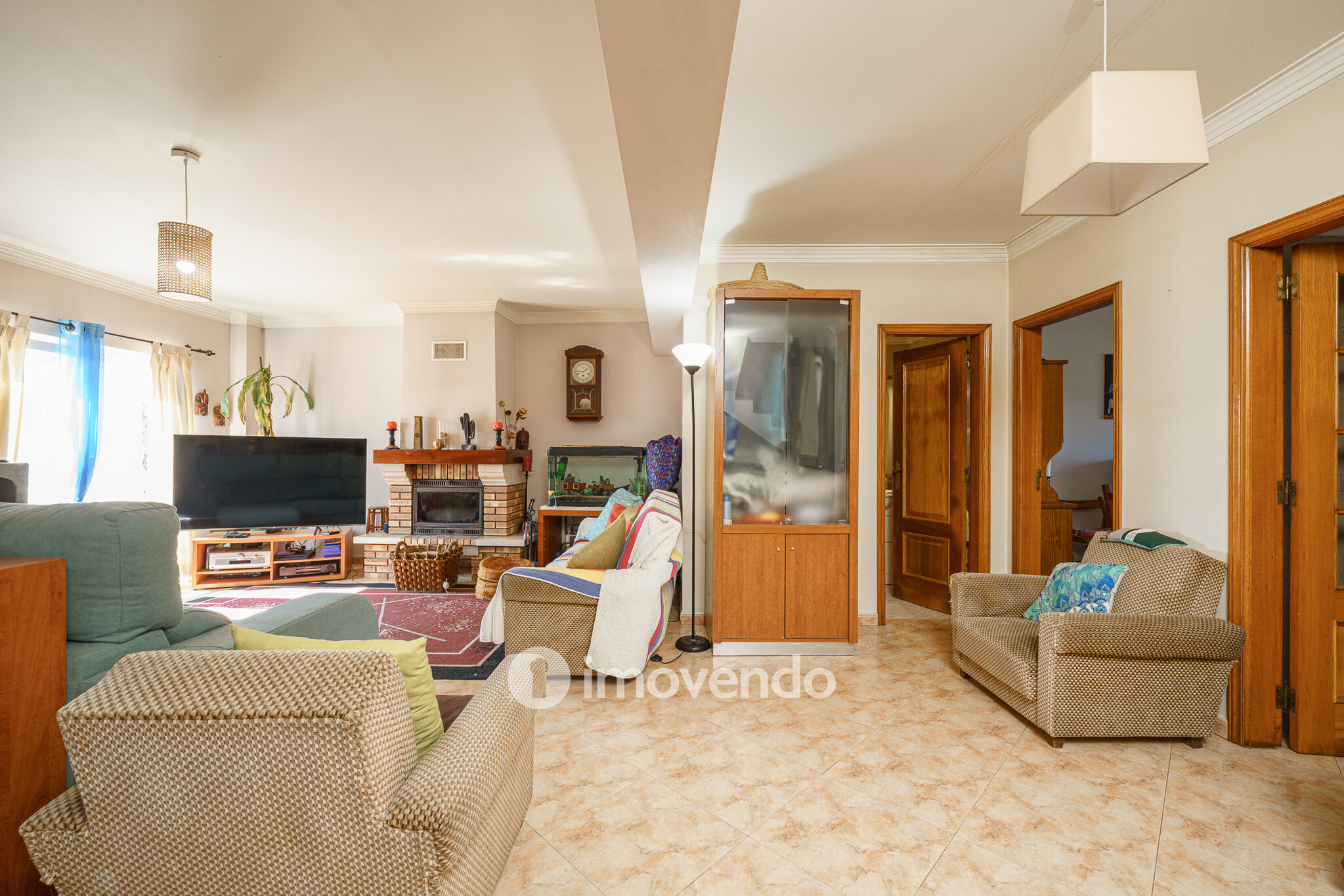 Moradia T3 com garagem e jardim, em Corroios