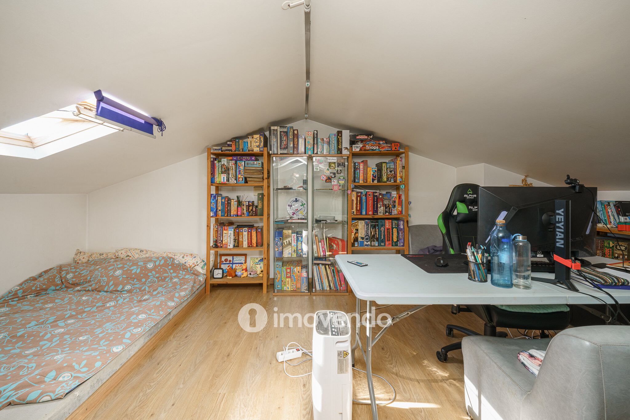 Moradia T3 com garagem e jardim, em Corroios