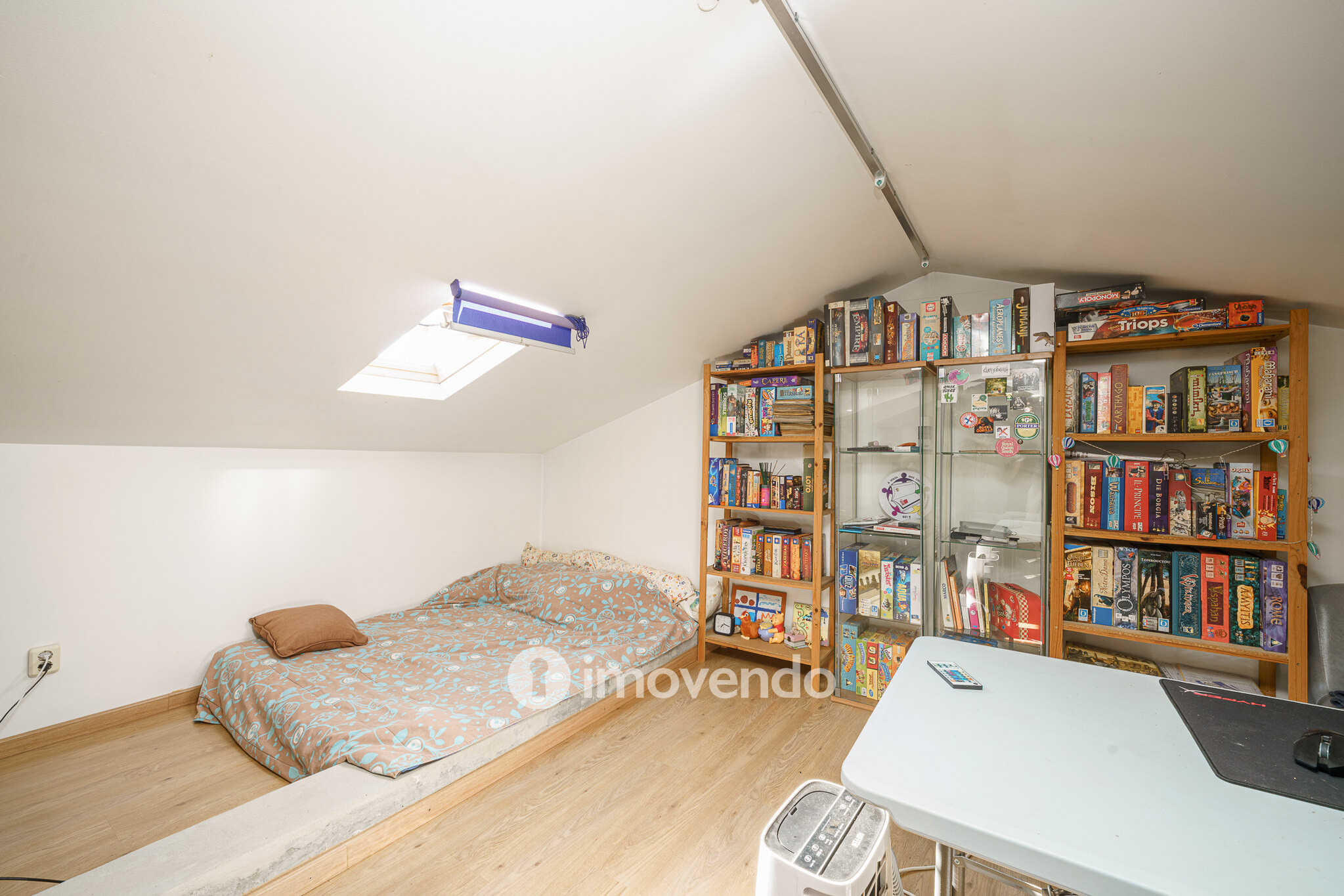 Moradia T3 com garagem e jardim, em Corroios