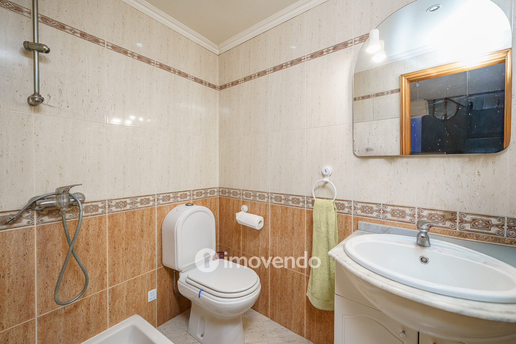 Moradia T3 com garagem e jardim, em Corroios