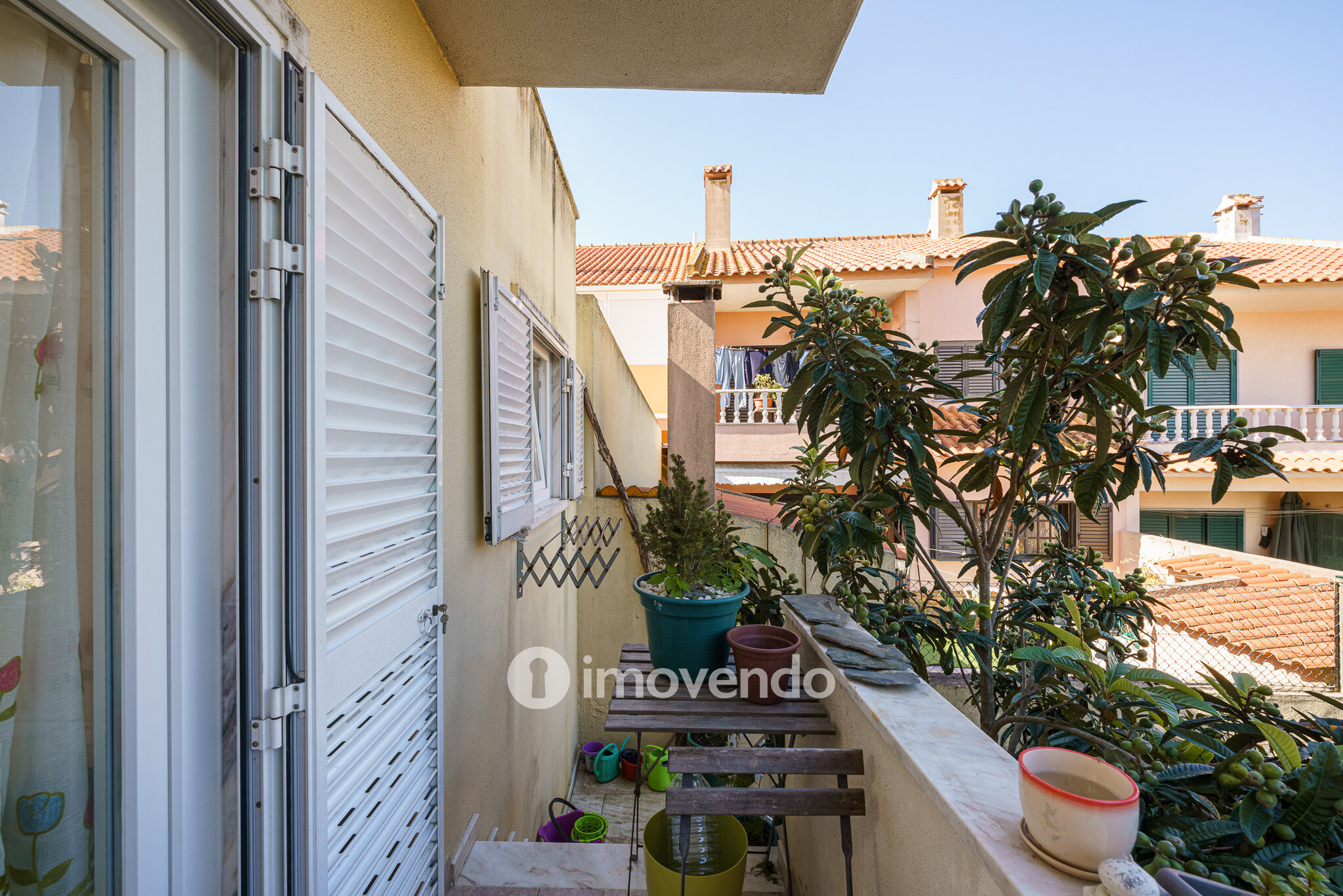 Moradia T3 com garagem e jardim, em Corroios