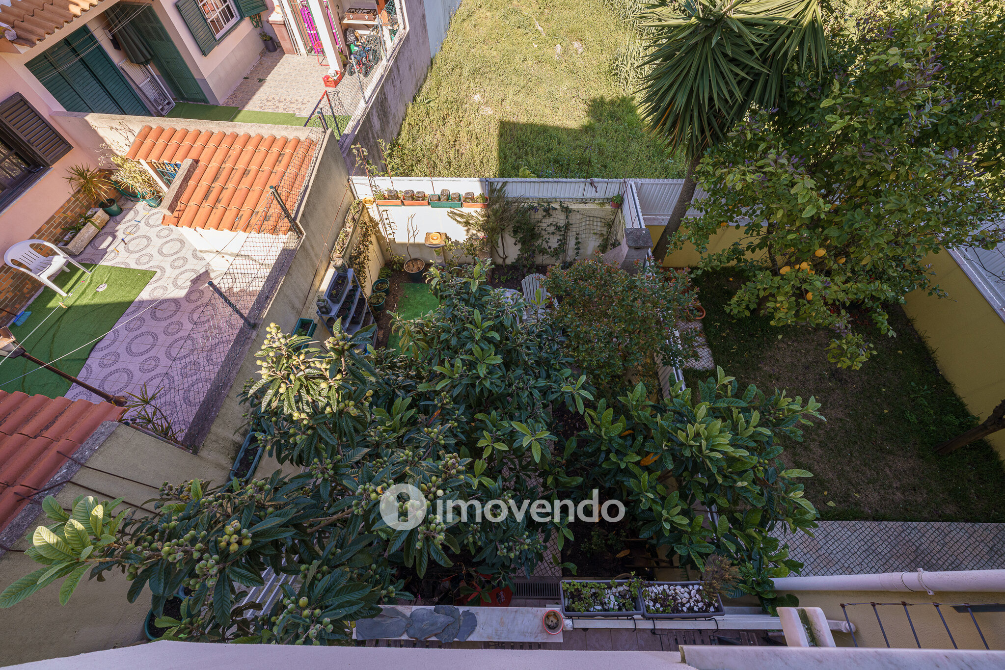 Moradia T3 com garagem e jardim, em Corroios