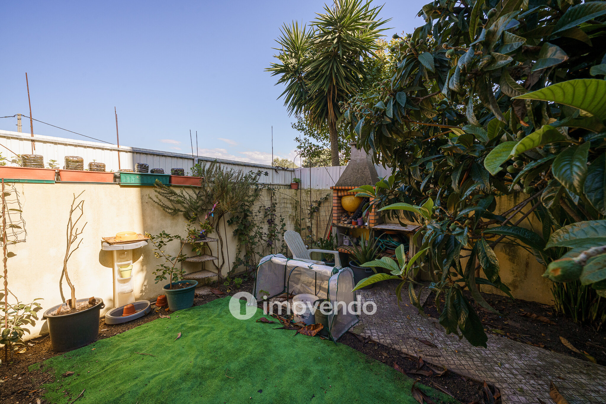 Moradia T3 com garagem e jardim, em Corroios