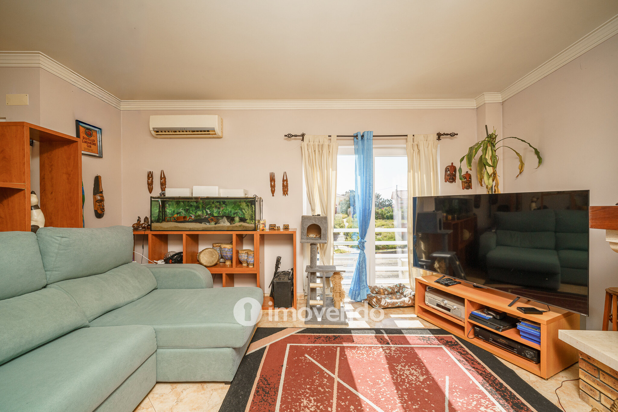 Moradia T3 com garagem e jardim, em Corroios