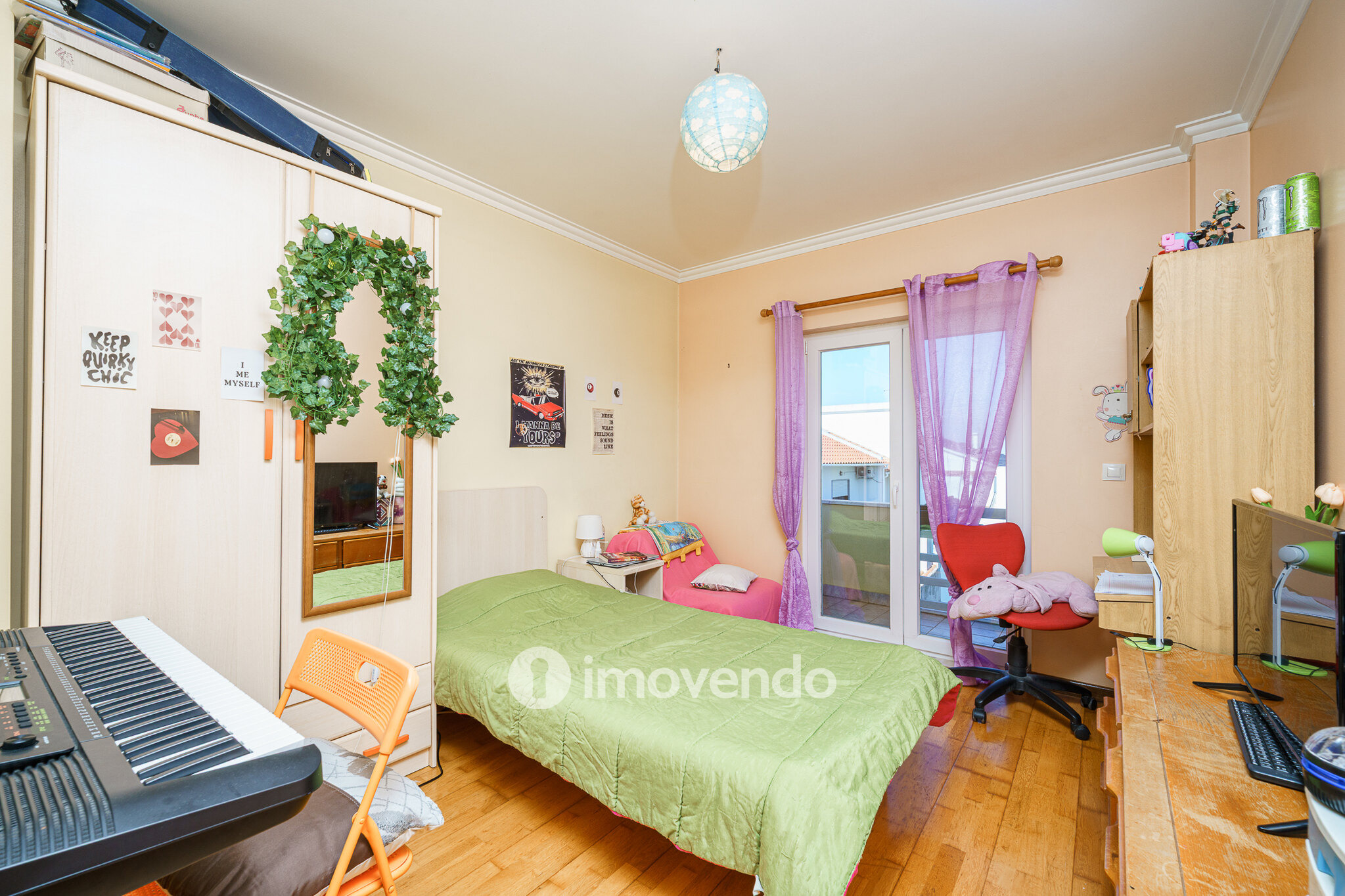 Moradia T3 com garagem e jardim, em Corroios