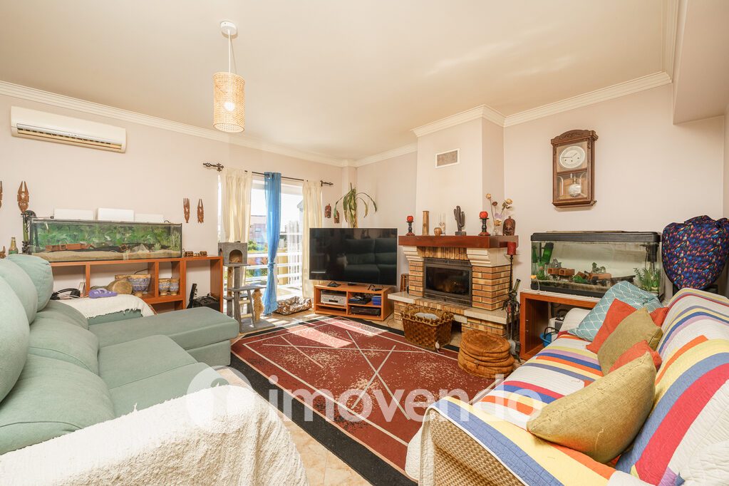 Moradia T3 em Almada, Setúbal com 264 m<sup>2</sup> por 495.000
