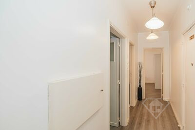 Apartamento T1 remodelado, com cozinha equipada, em Campo de Ourique