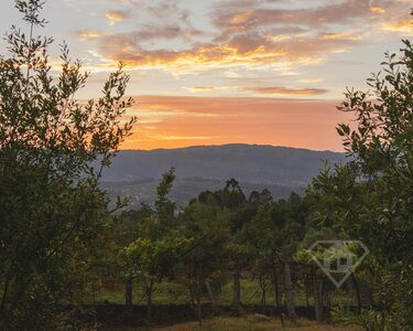 Moradia T3, com piscina, em Arcos de Valdevez