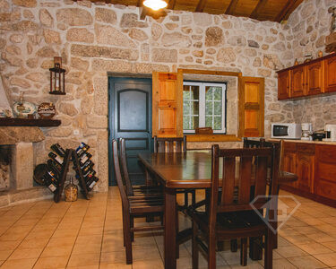 Moradia T3, com piscina, em Arcos de Valdevez