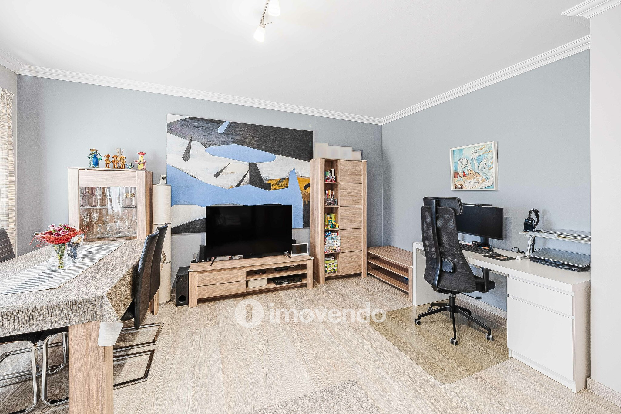 Apartamento T2, com estacionamento e arrecadação, em Vialonga